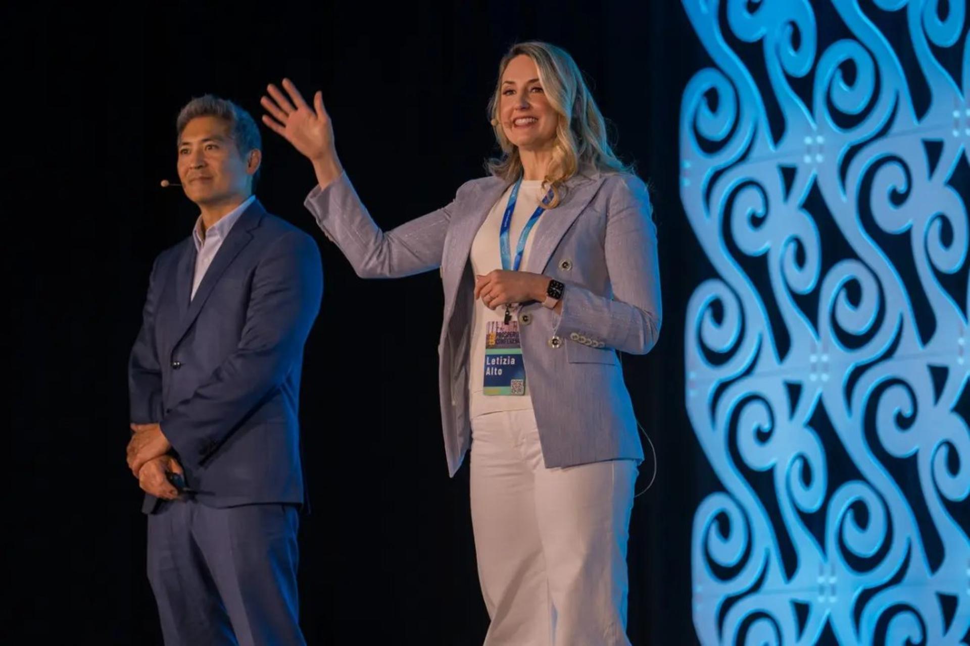 لتیزیا آلتو و کنجی آساکورا