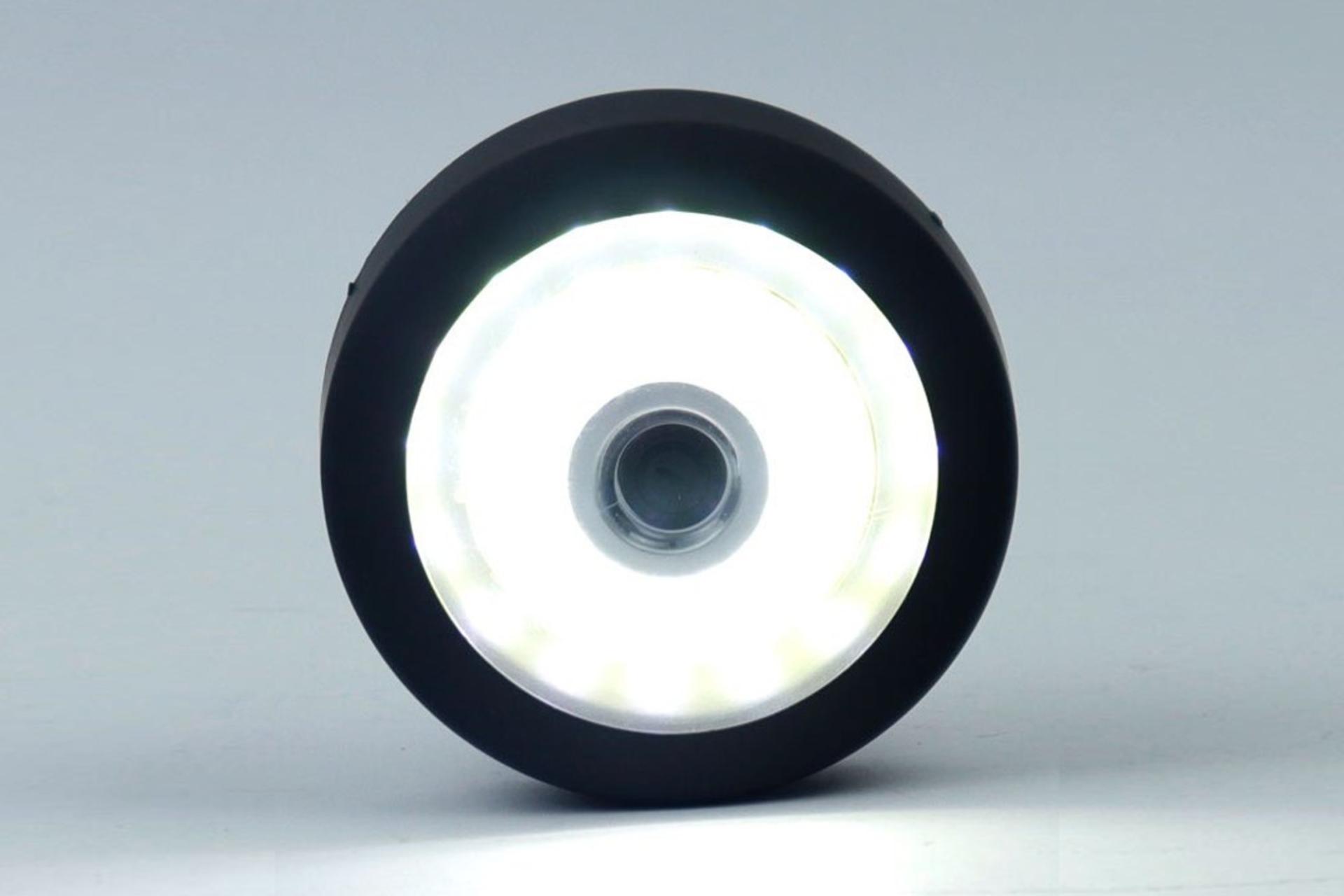 چراغ قوه COB-015 در حالت روشن