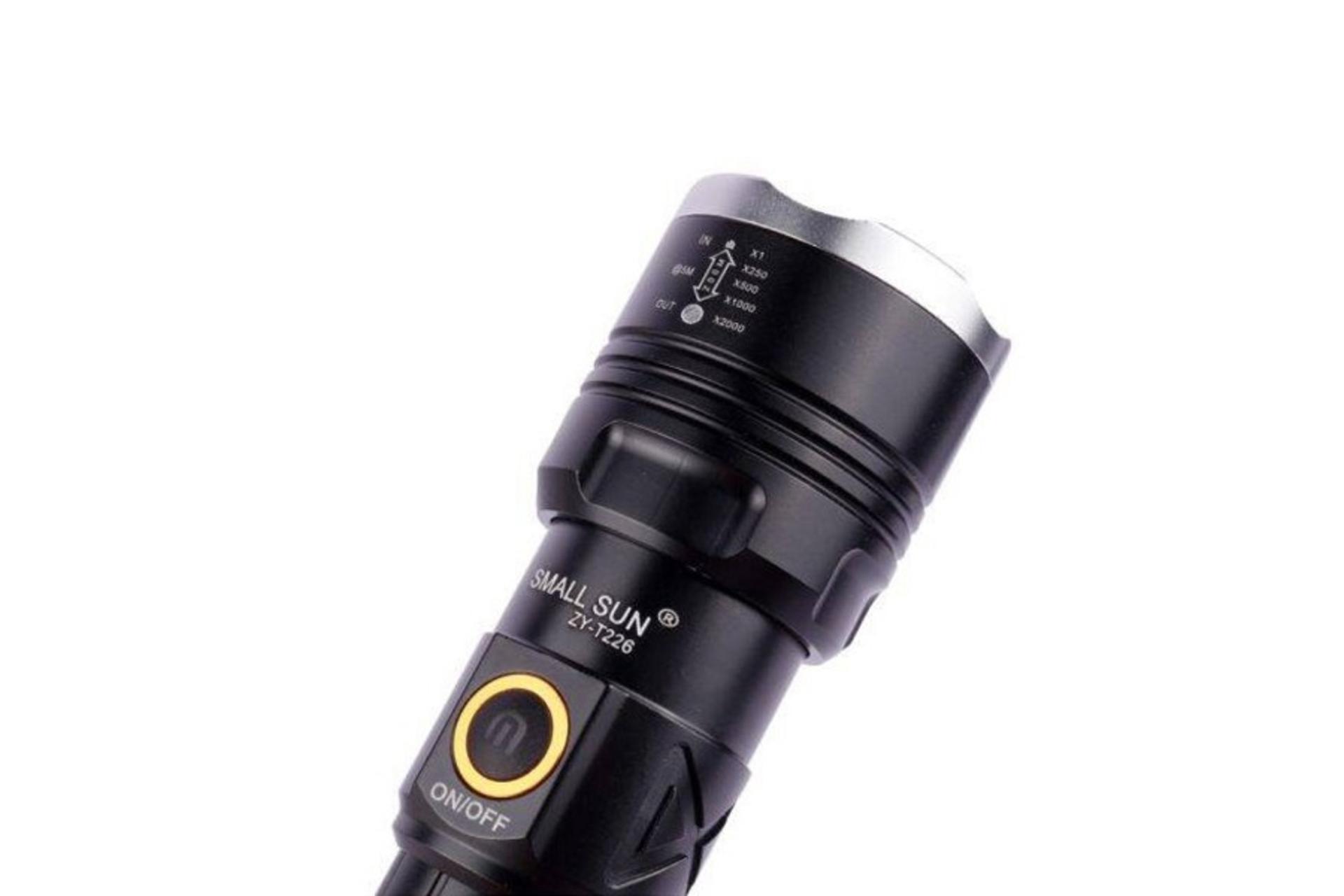 نمای بالا چراغ قوه اسمال سان Small Sun ZY-T226
