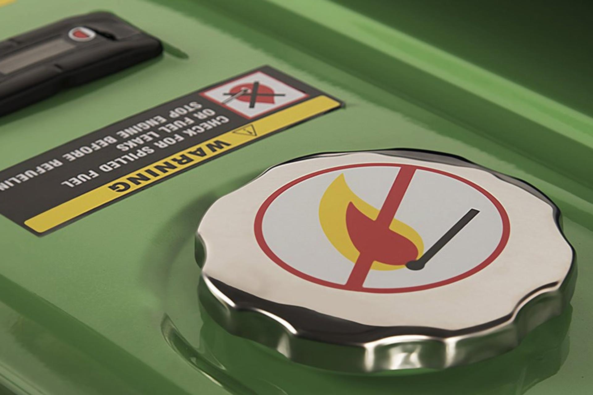 موتور برق گرین پاور Green Power GR7500-E2 نمای درپوش مخزن سوخت