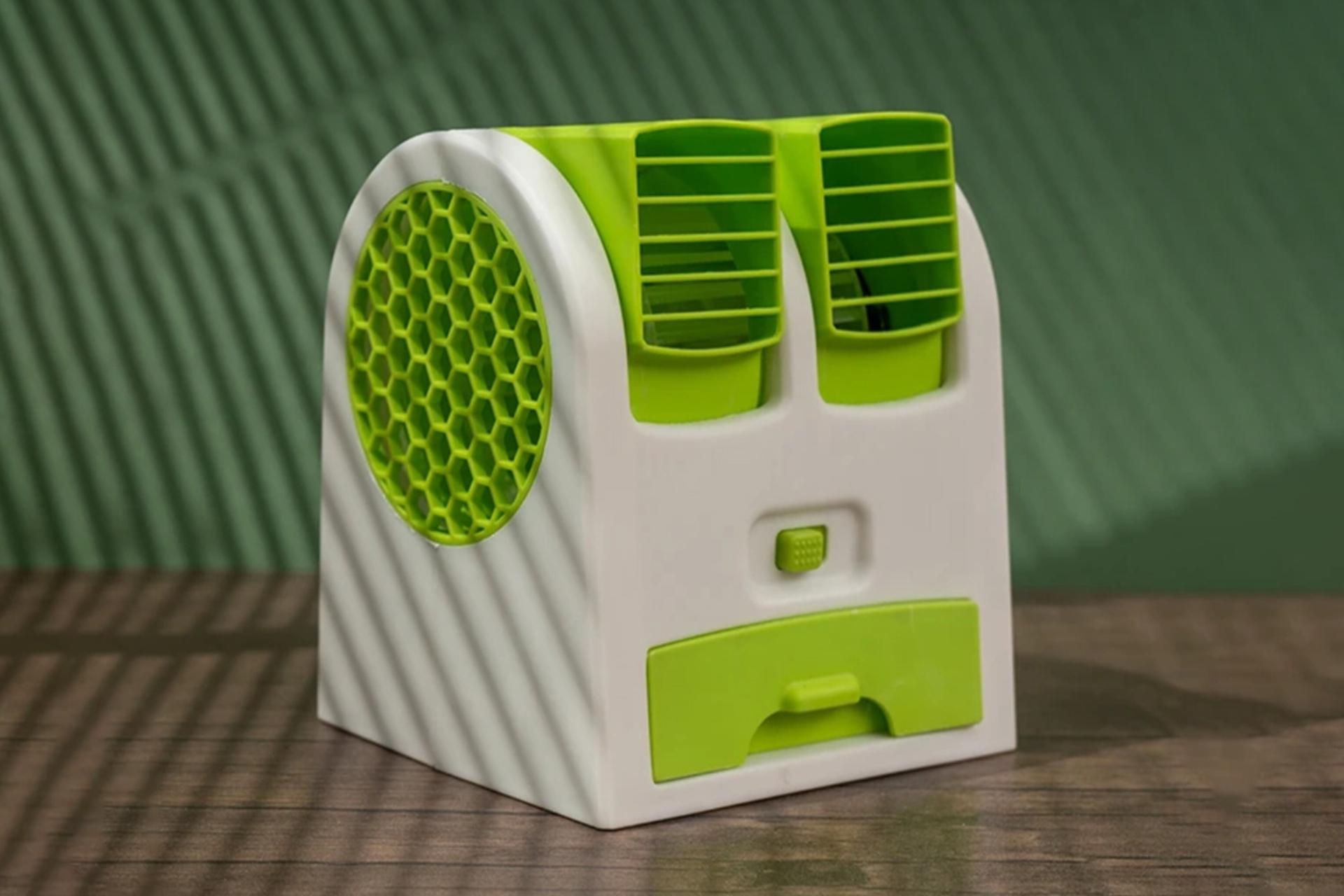 نمای کناری پنکه کوچک همراه مدل کولر آبی Small fan Water cooler