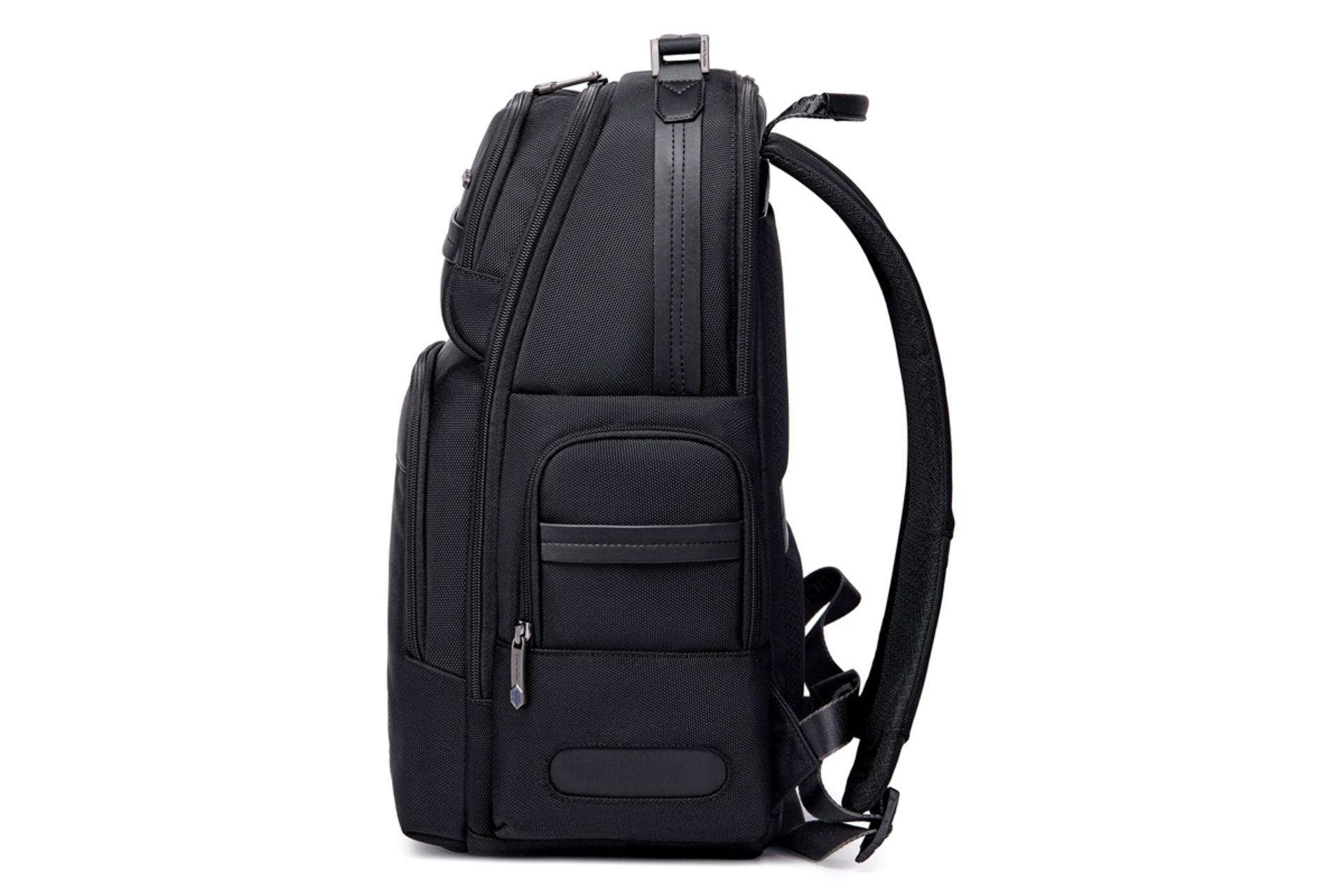 نمای کنار کیف لپ تاپ کوله پشتی لپ تاپ آرکتیک هانتر B00492 مناسب 15.6 اینچ