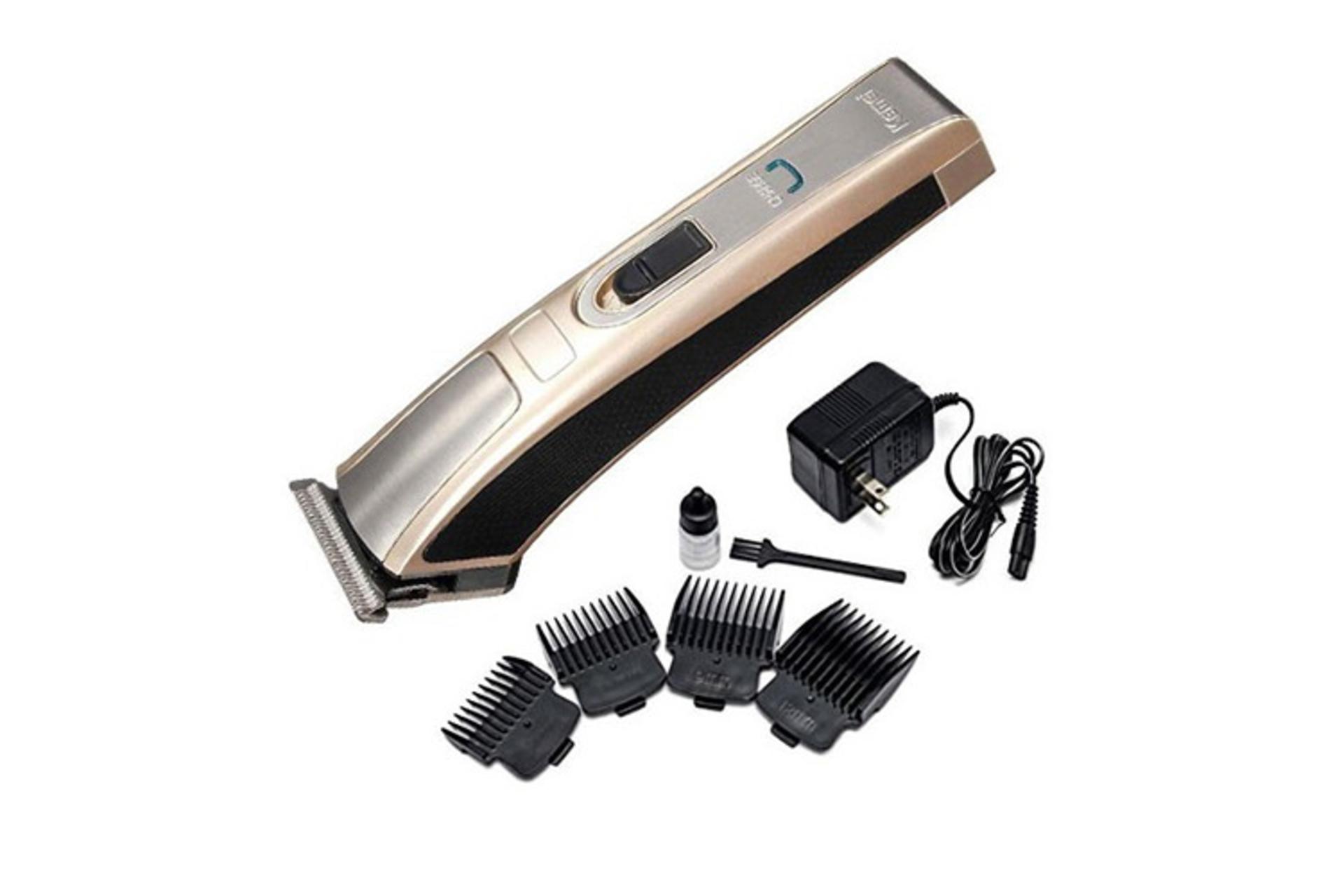 ماشین اصلاح جیمی Geemy GM-657 نمای لوازم همراه