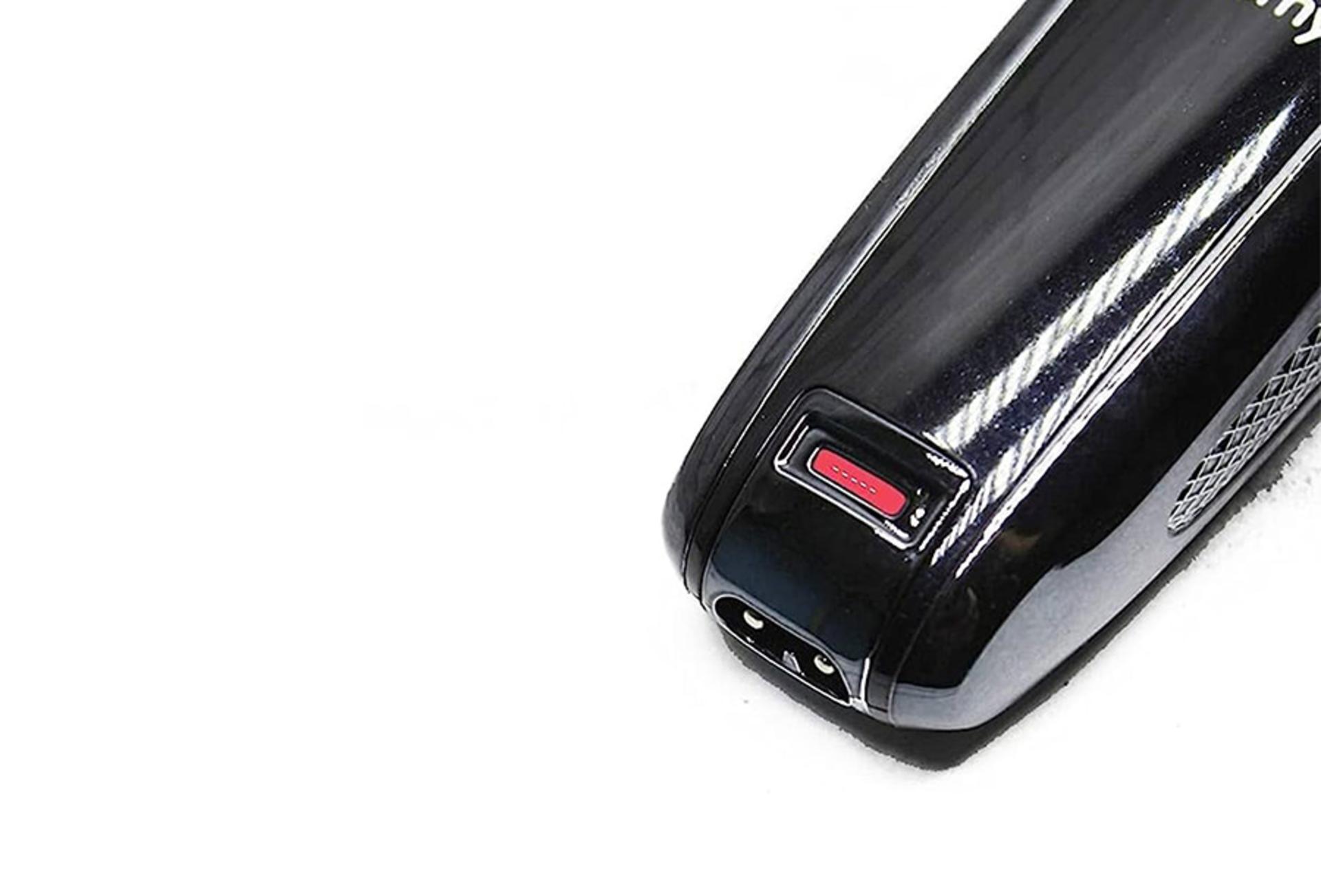ماشین اصلاح جیمی Geemy GM-6052 نمای نشانگر شارژ