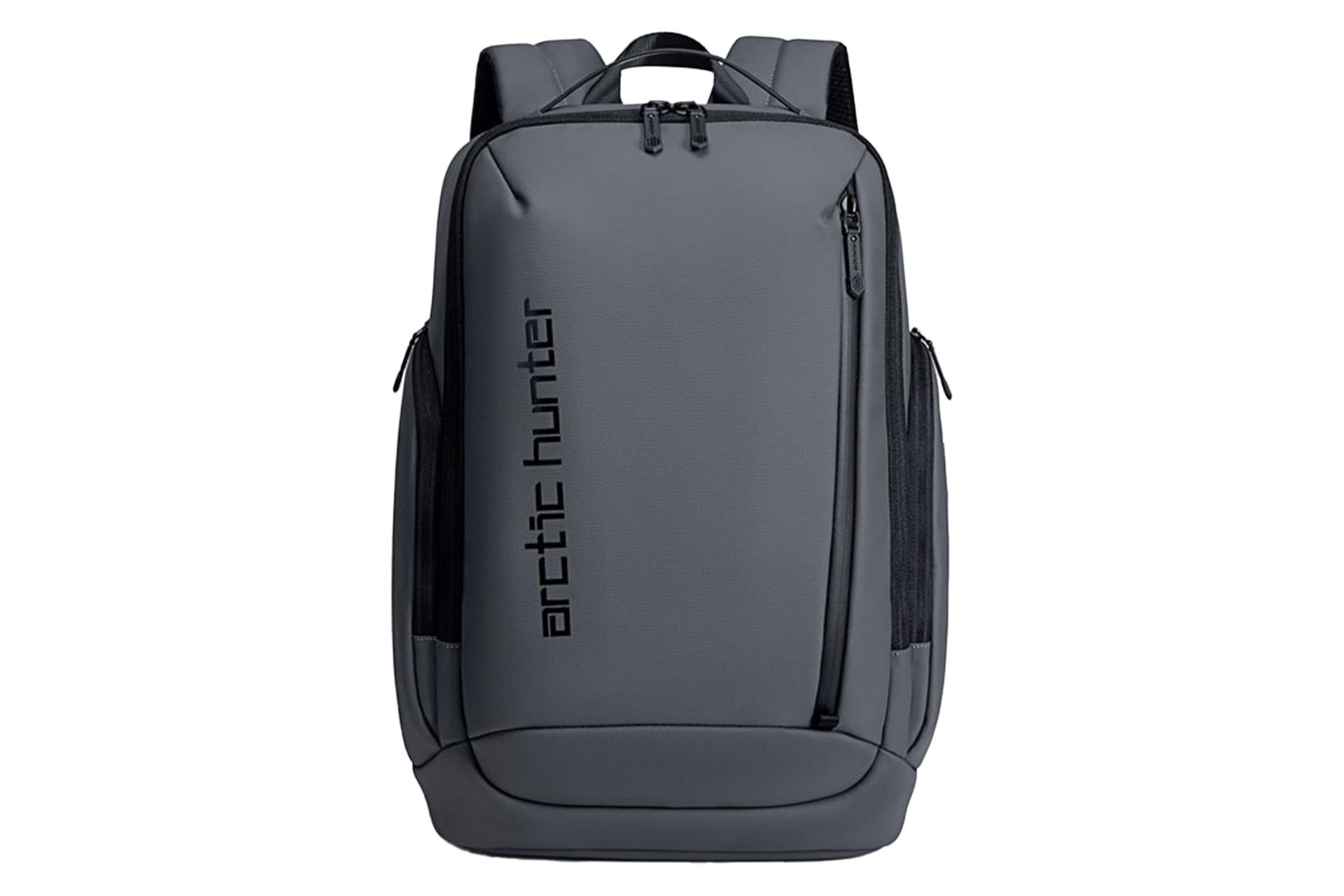 نمای جلوی کوله پشتی لپ تاپ آرکتیک هانتر B00554 مناسب 15.6 اینچ با نمایش لوگو و جیب‌ها رنگ خاکستری