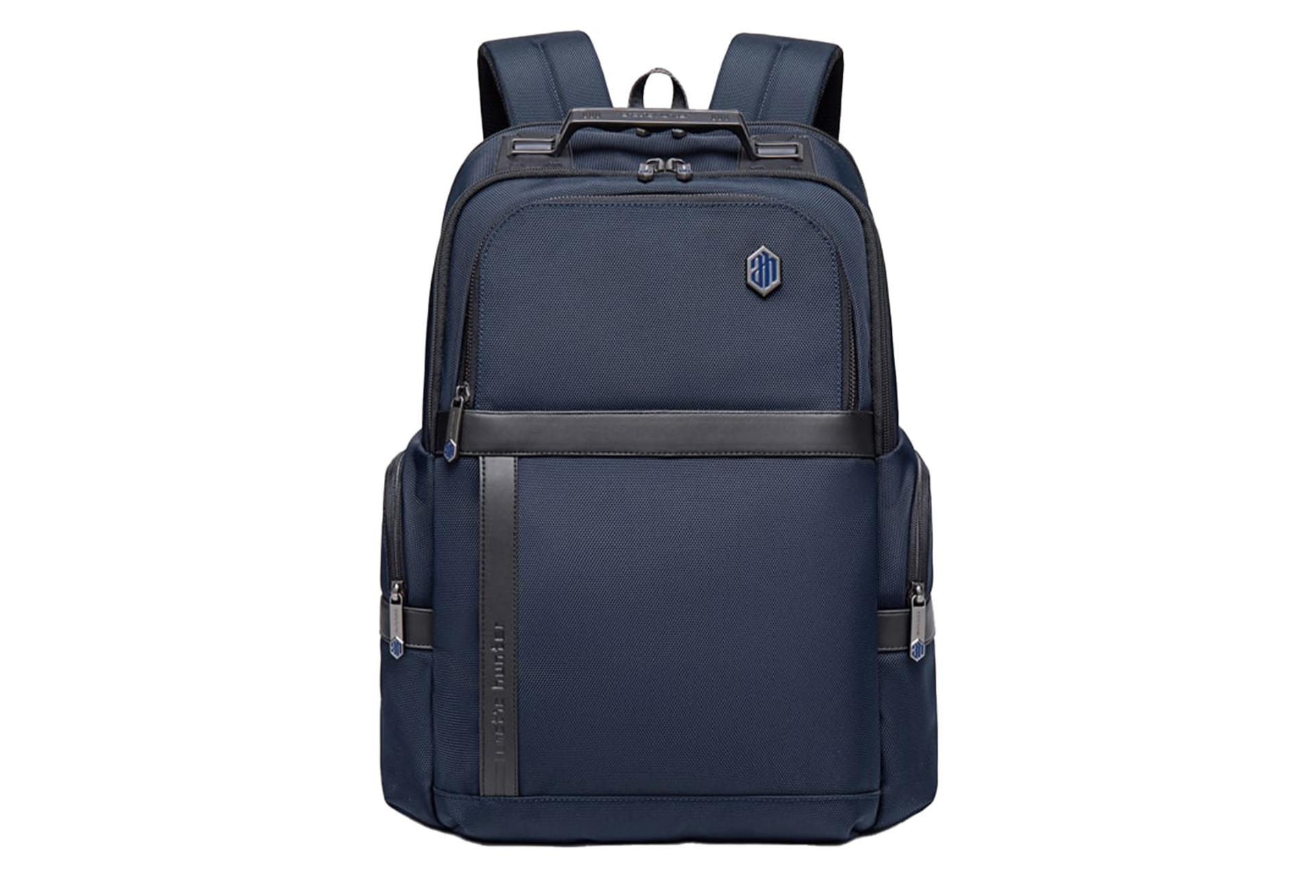 نمای جلوی کوله پشتی لپ تاپ آرکتیک هانتر B00449 مناسب 15.6 اینچ با نمایش لوگو و دسته رنگ آبی