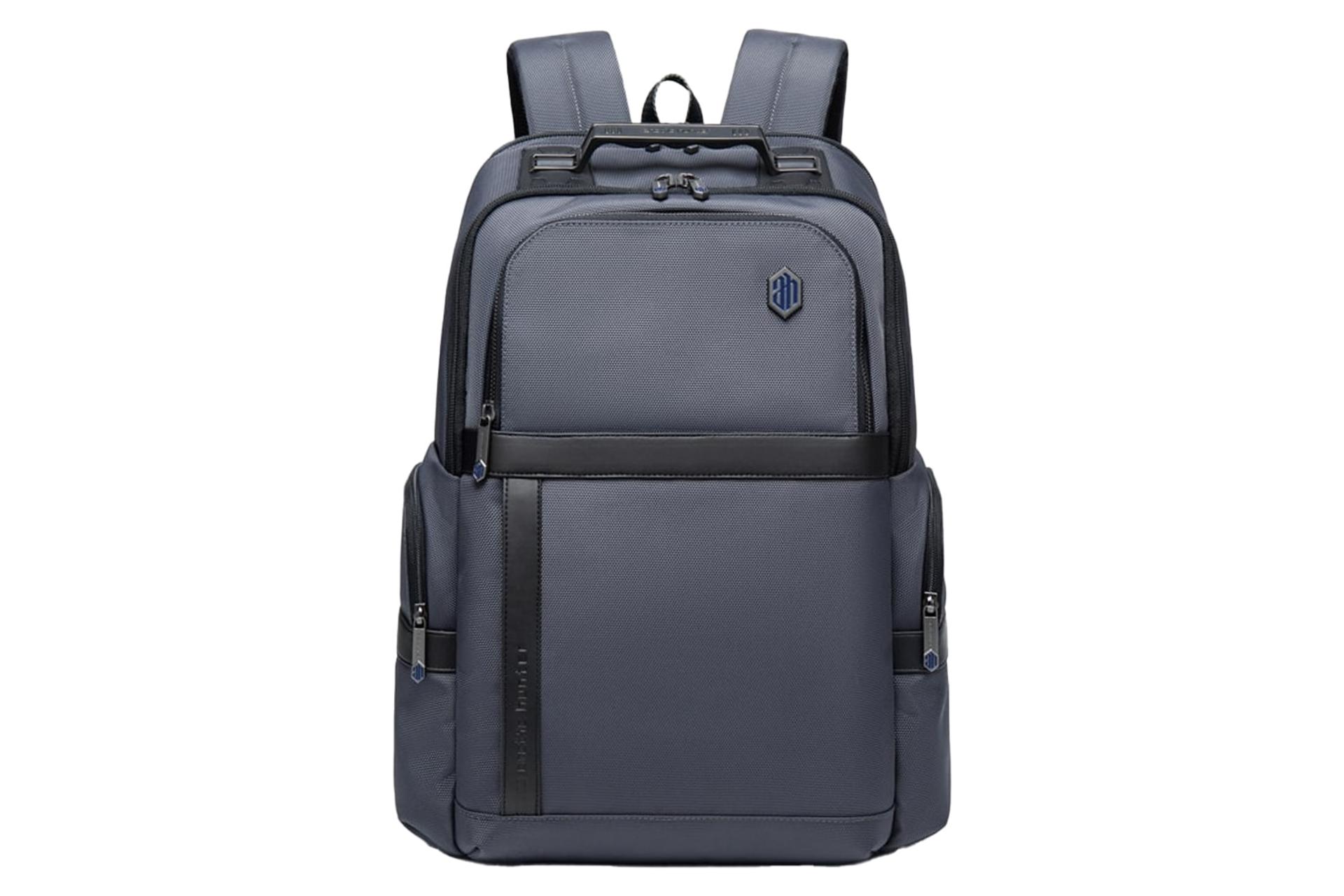 نمای جلوی کوله پشتی لپ تاپ آرکتیک هانتر B00449 مناسب 15.6 اینچ با نمایش لوگو و دسته رنگ خاکستری