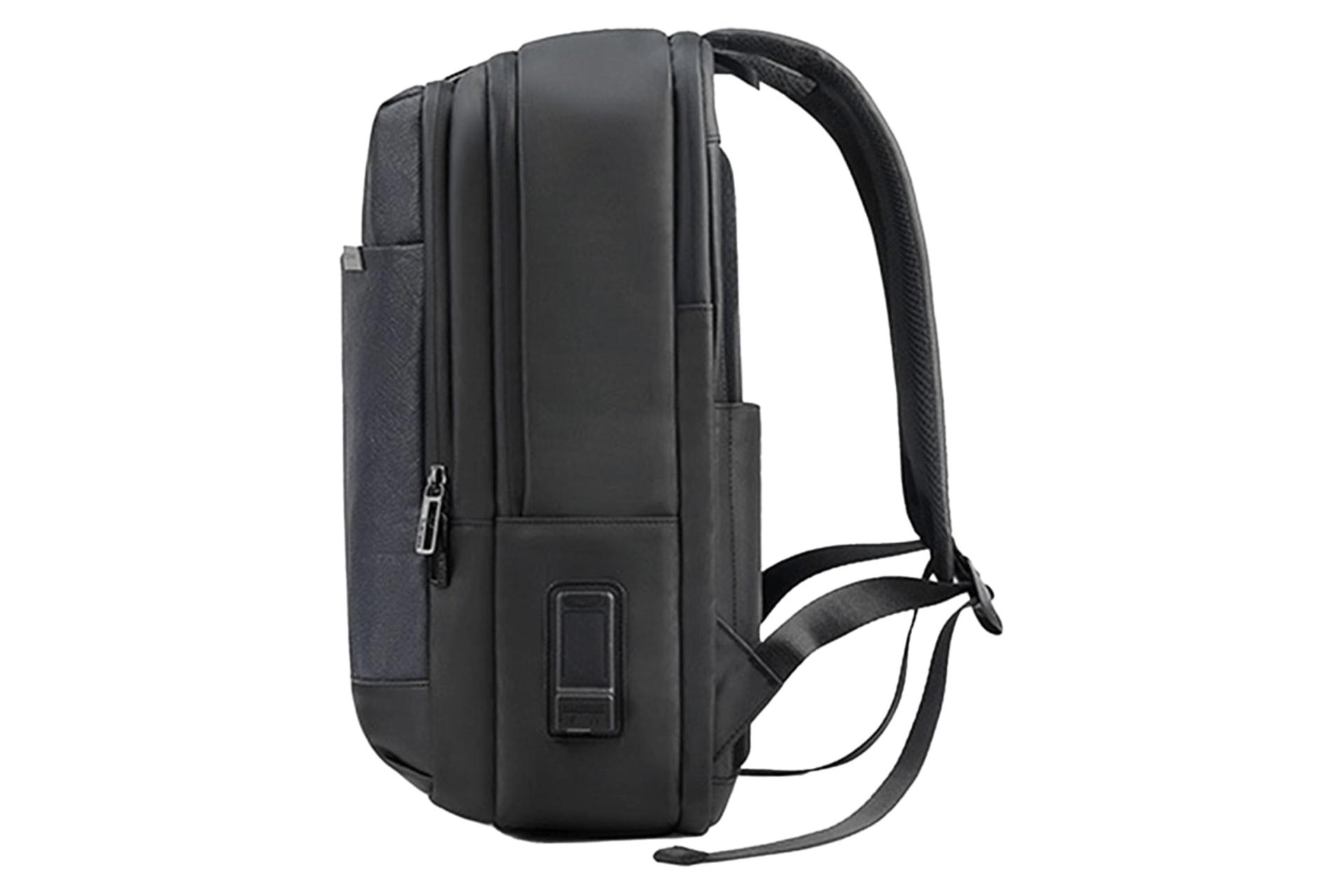 نمای لبه کناری کوله پشتی لپ تاپ آرکتیک هانتر B00328 مناسب 15.6 اینچ با نمایش لبه سمت چپ