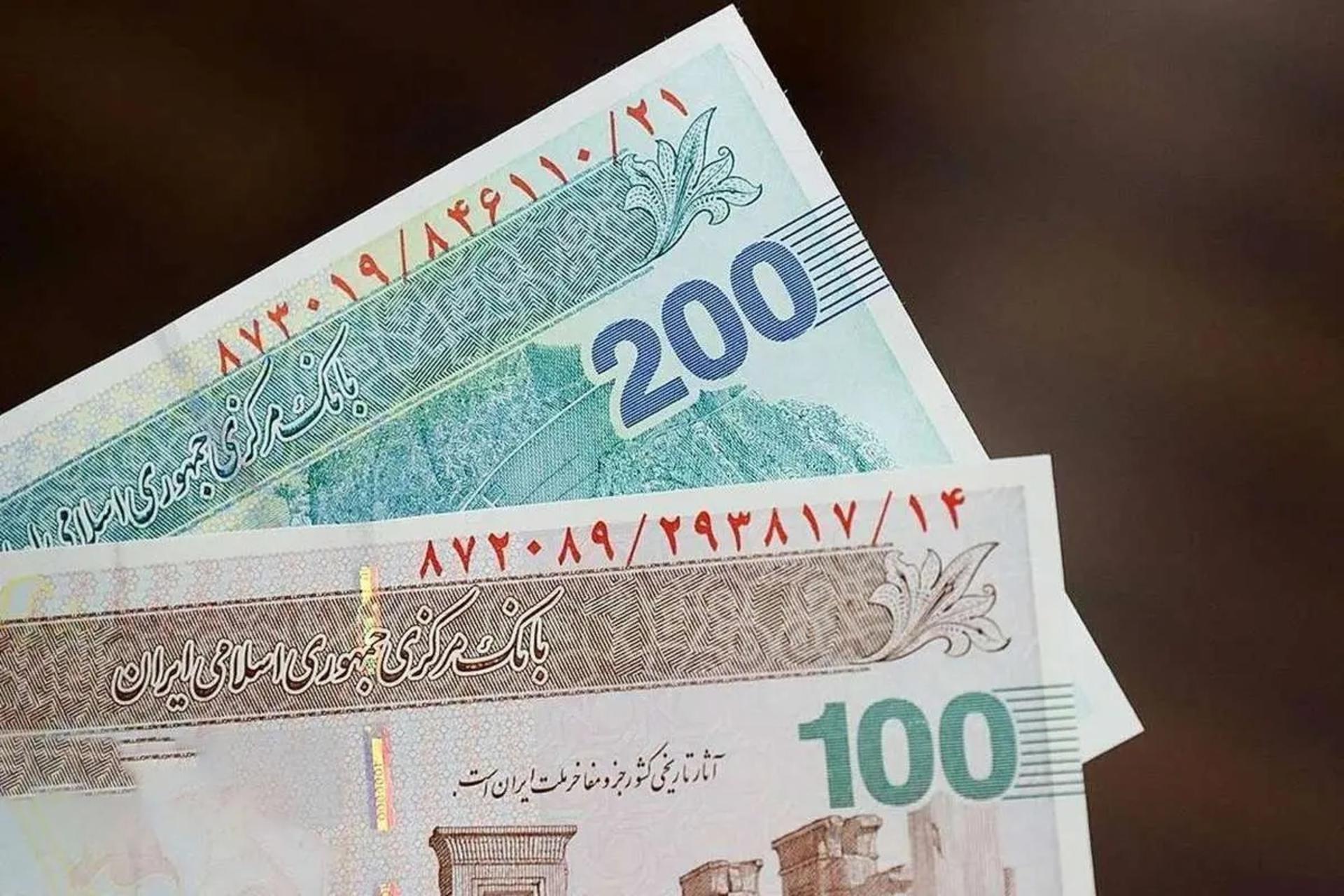 دولت حذف چهار صفر را تصویب کرد؛ هر ریال جدید معادل ۱۰۰ قِران است