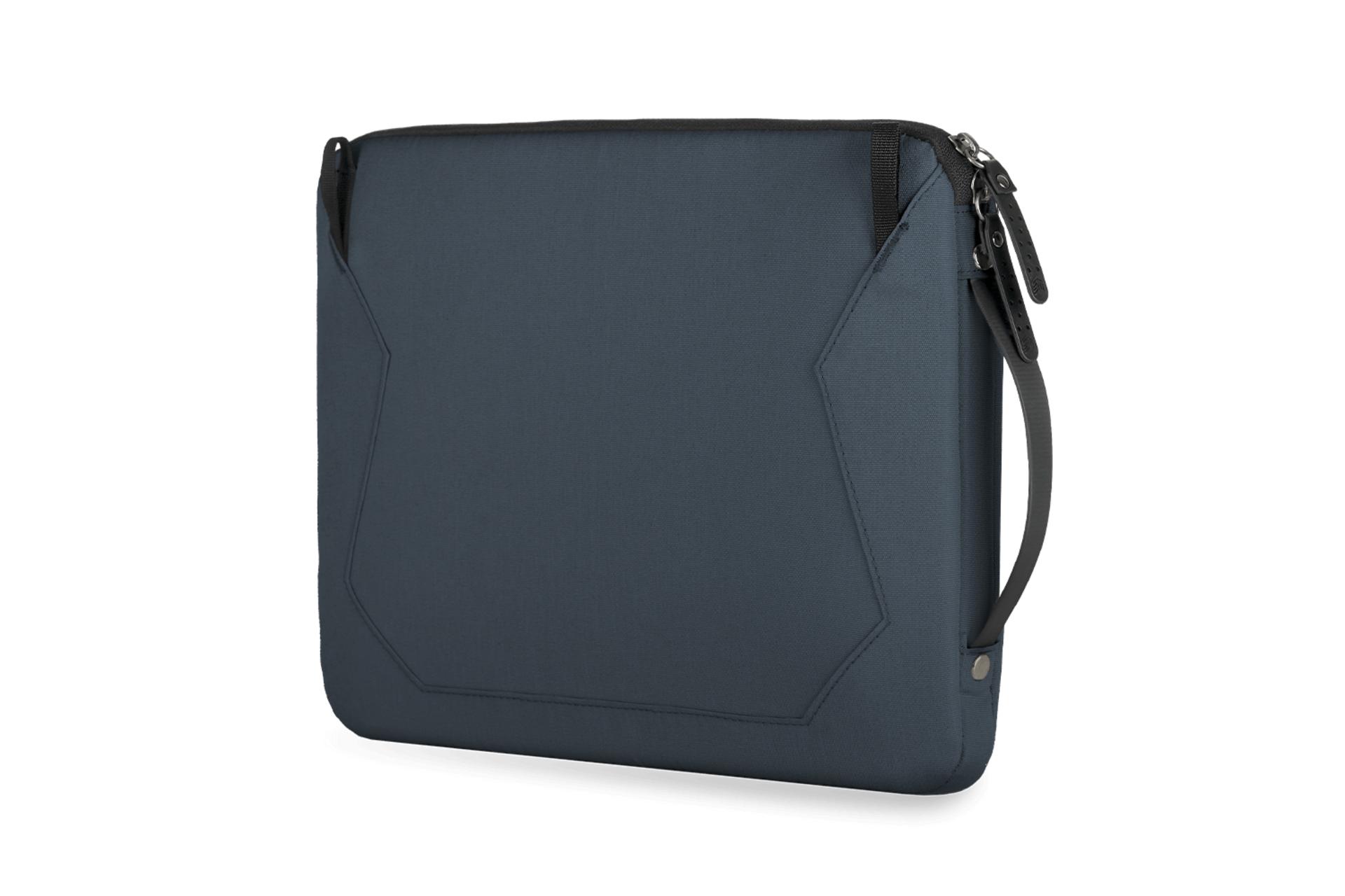 نمای کنار کیف لپ تاپ کیف لپ تاپ اس تی ام Myth Sleeve مناسب 15 اینچ