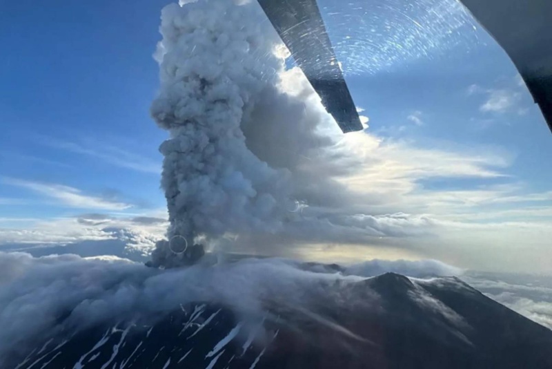 فوران 6 آتشفشان در روسیه پس از زمین‌لرزه 8٫8 ریشتری: آیا بین دو پدیده ارتباطی وجود دارد؟