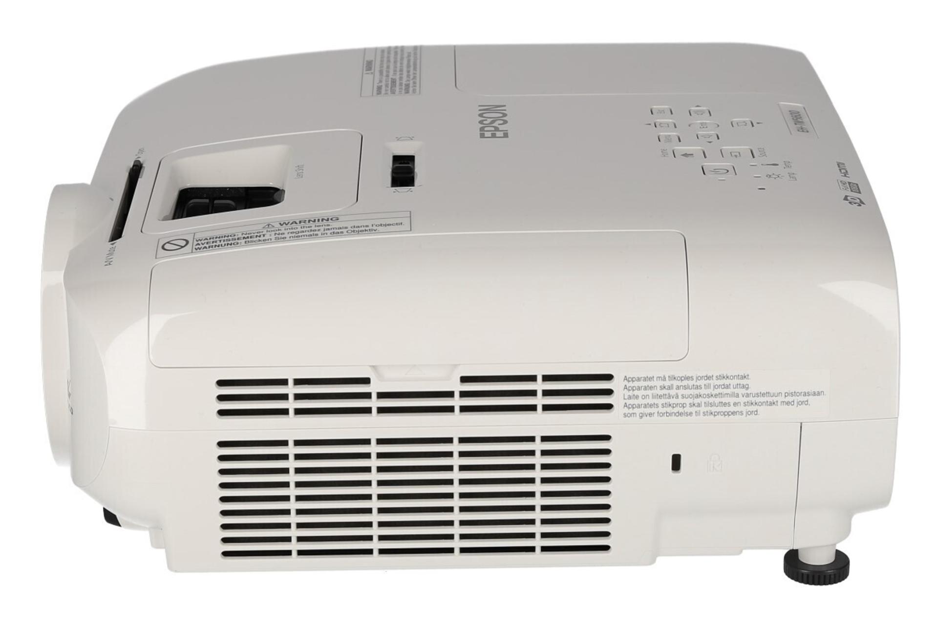 نمای کنار ویدیو پروژکتور اپسون EH-TW5600