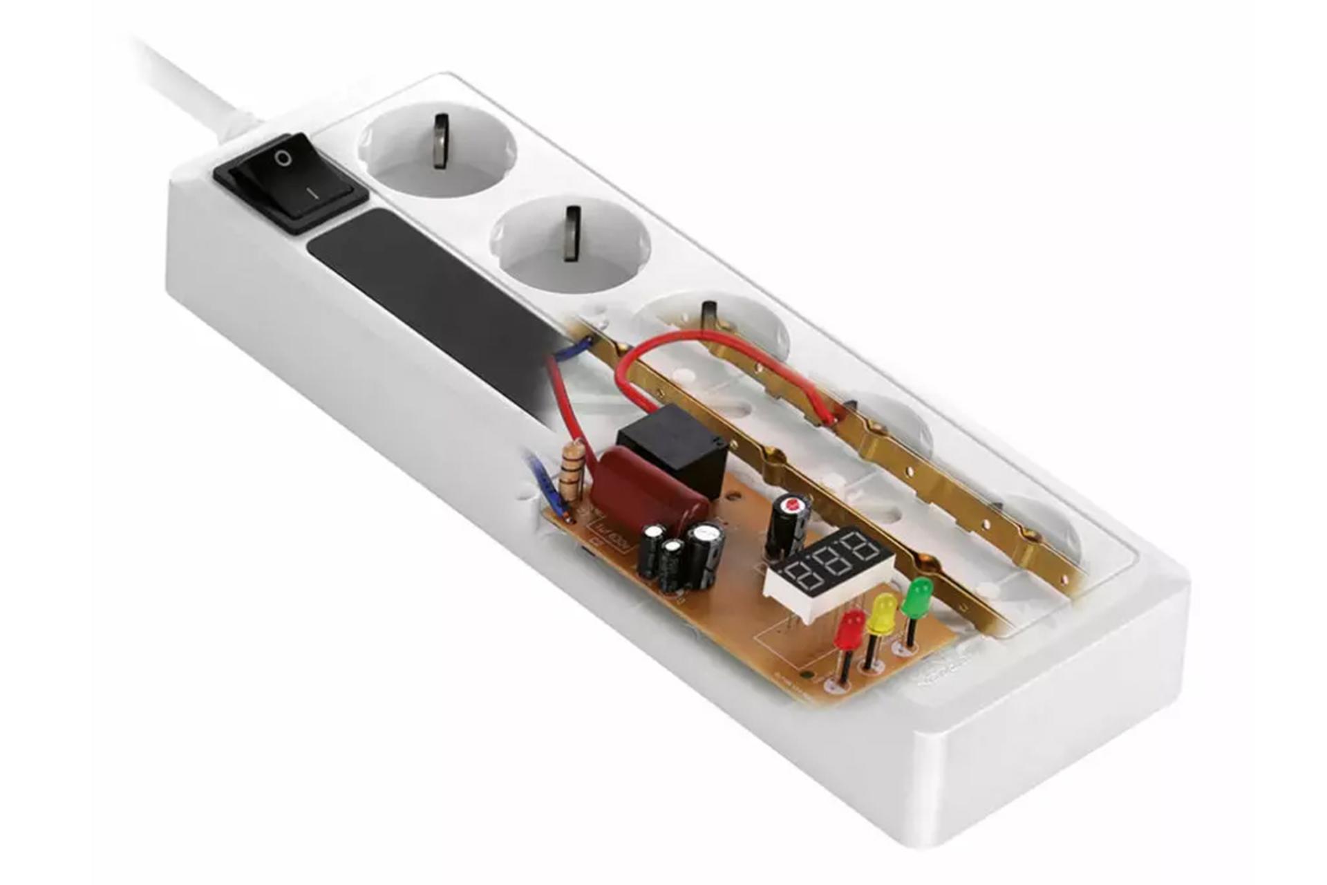 نمای داخل محافظ ولتاژ گرین لاین GLP105D