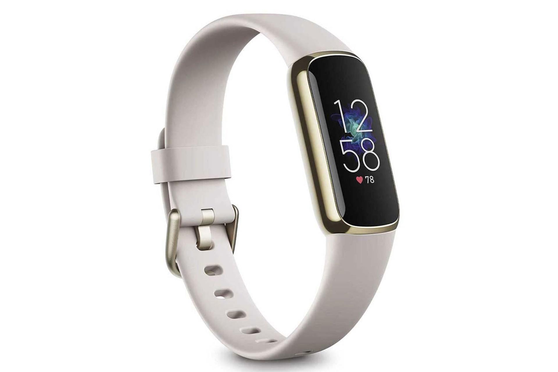 شارژدهی ساعت هوشمند فیت بیت Luxe