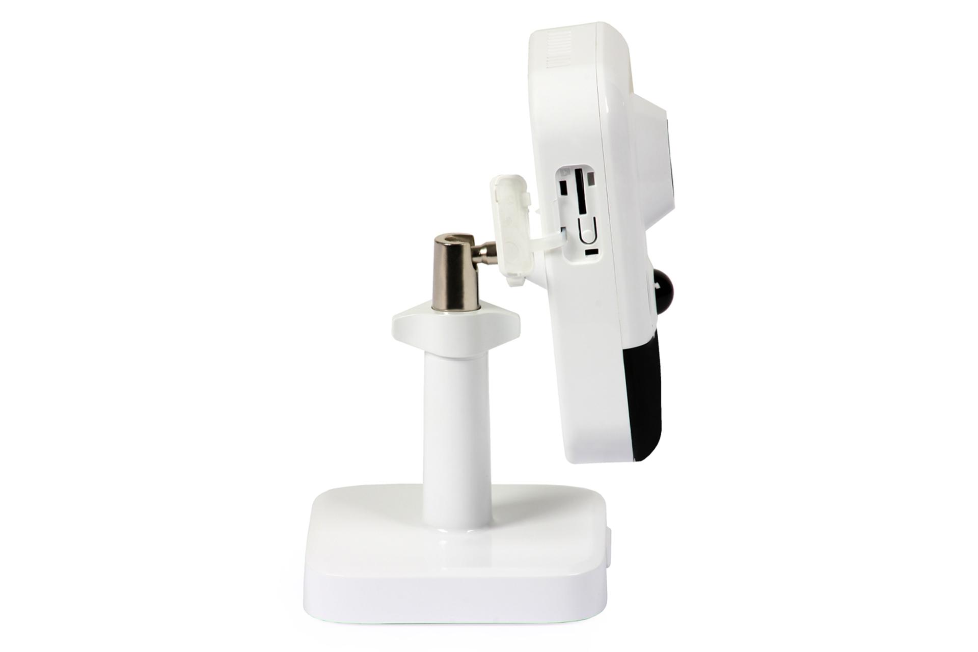 نمای کنار دوربین مداربسته هایک ویژن DS-2CD2443G0-IW