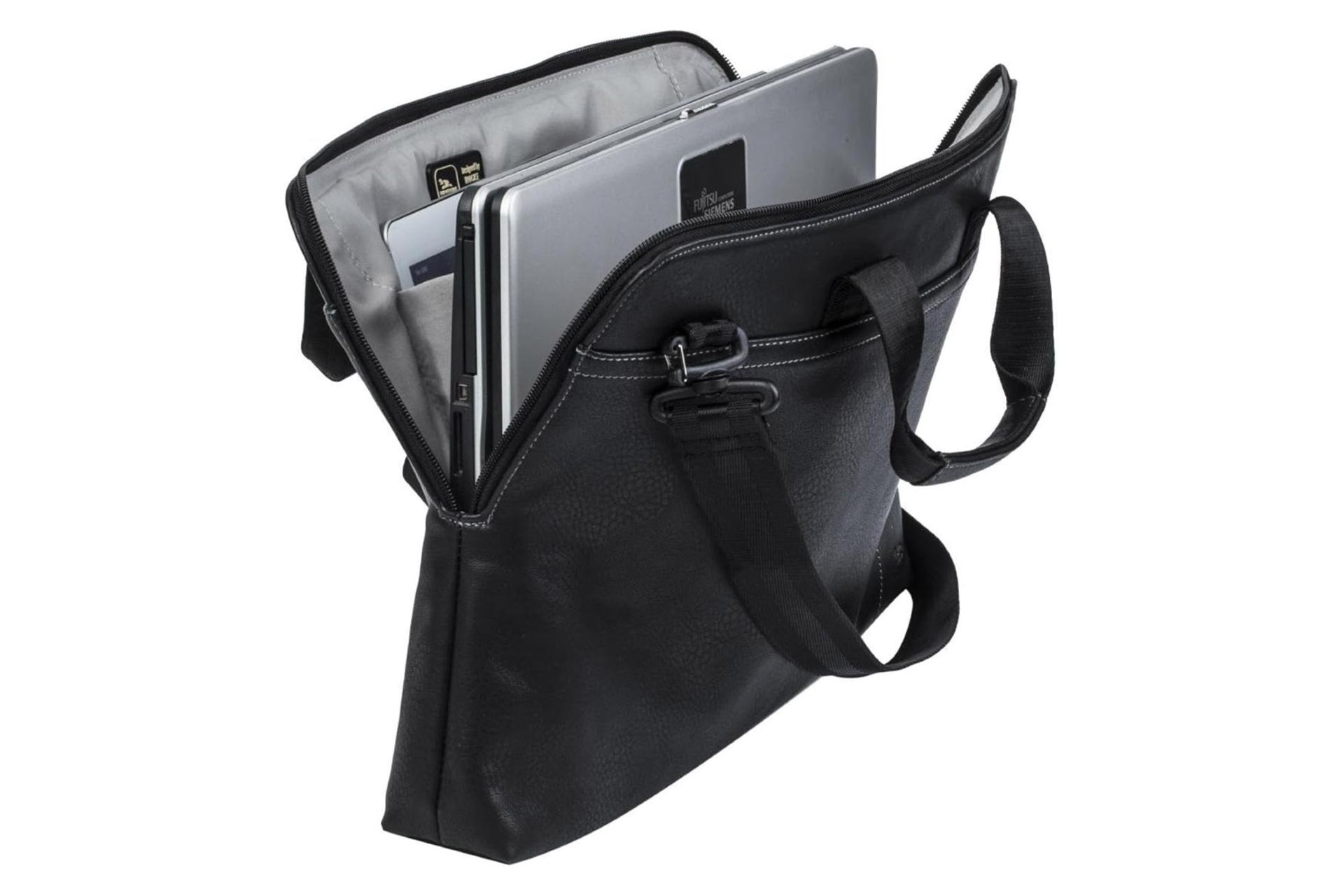 نمای کنار کیف لپ تاپ ریوا کیس 8930 مناسب 15.6 اینچ