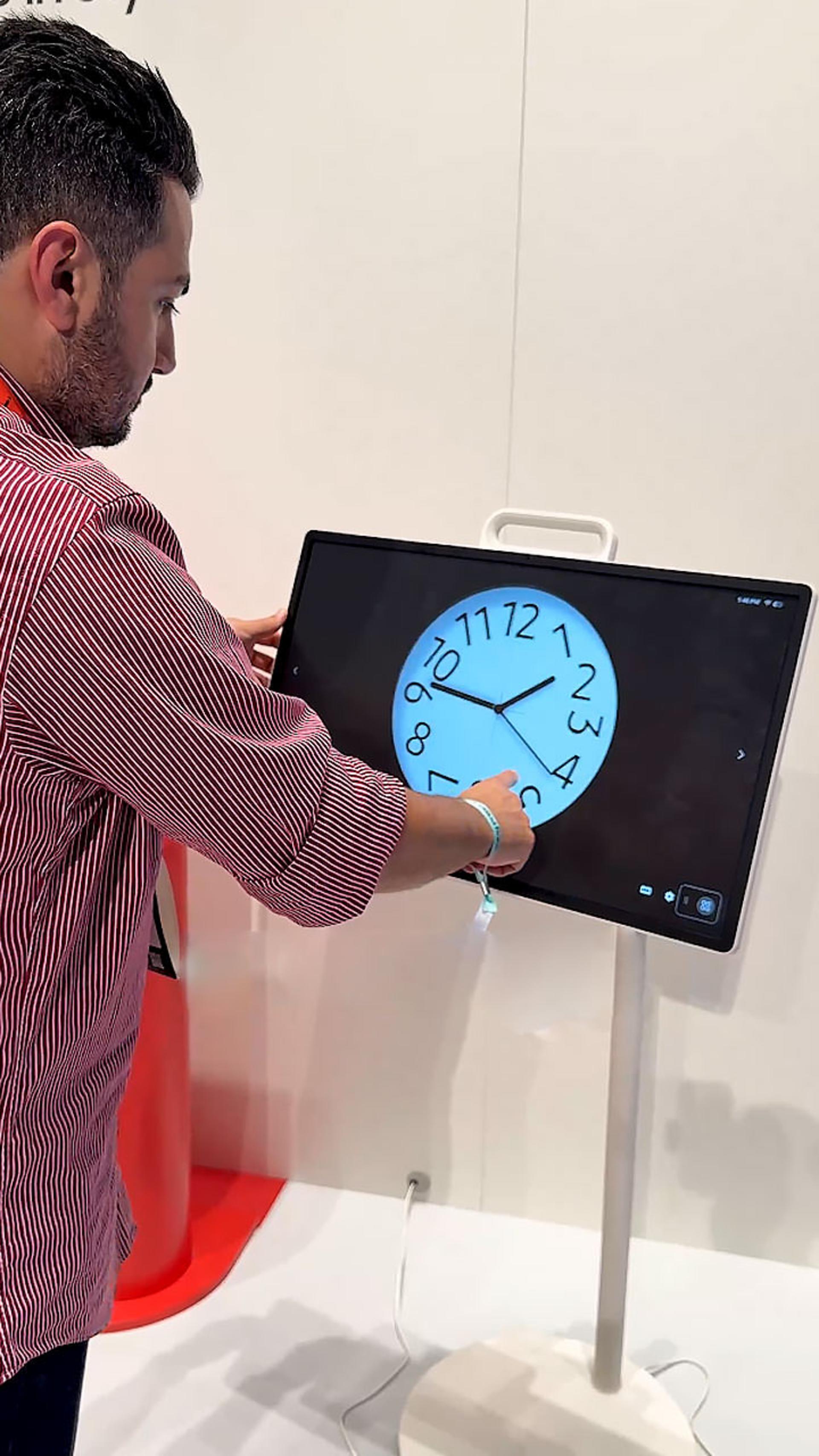 تلویزیون هوشمند پرتابل سامسونگ