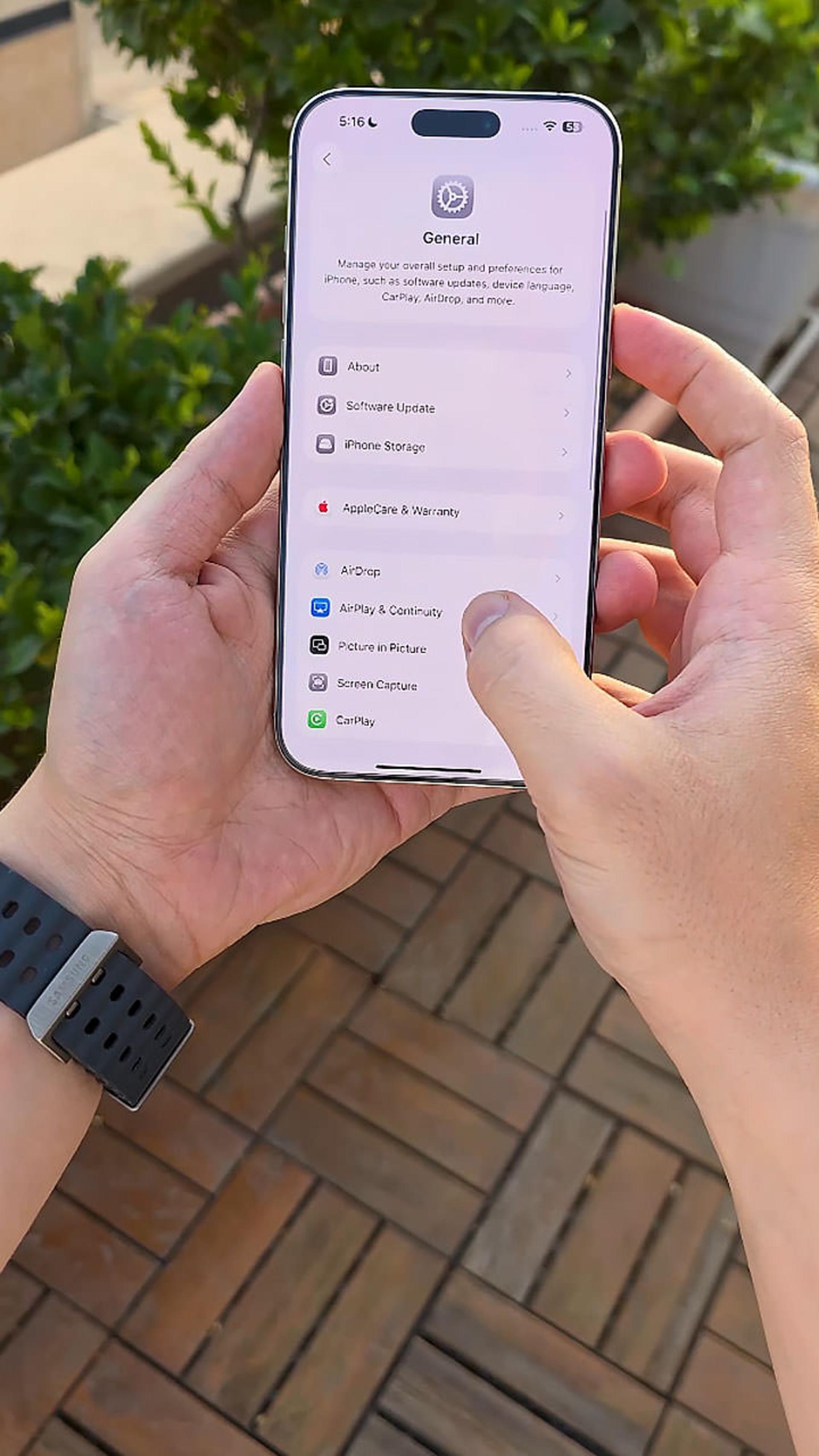 با آپدیت آیفون، عمر باتری کم میشه؟