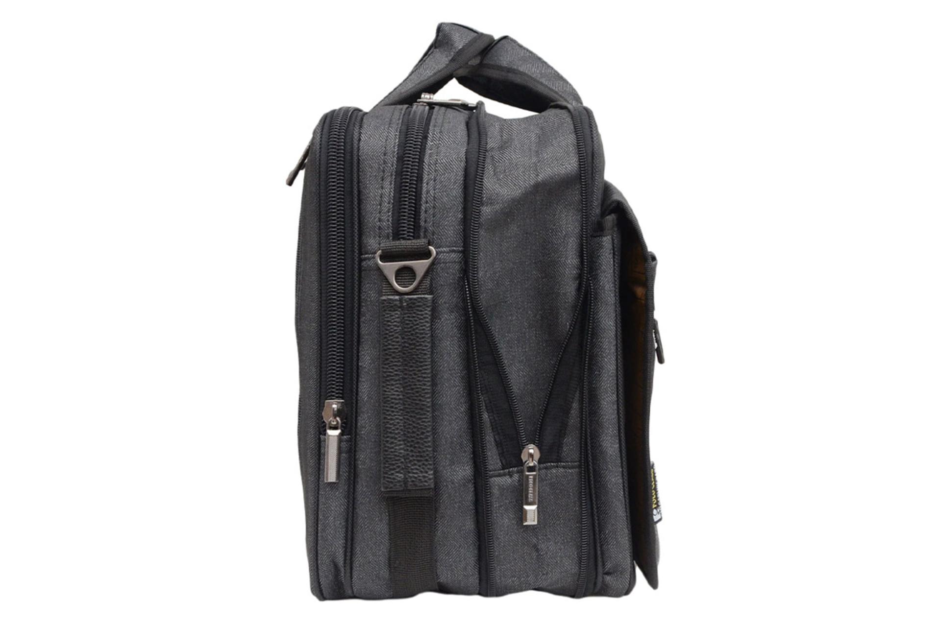 نمای کنار کیف لپ تاپ کیف لپ تاپ پولو کلاسیک OM900 مناسب 15.6 اینچ