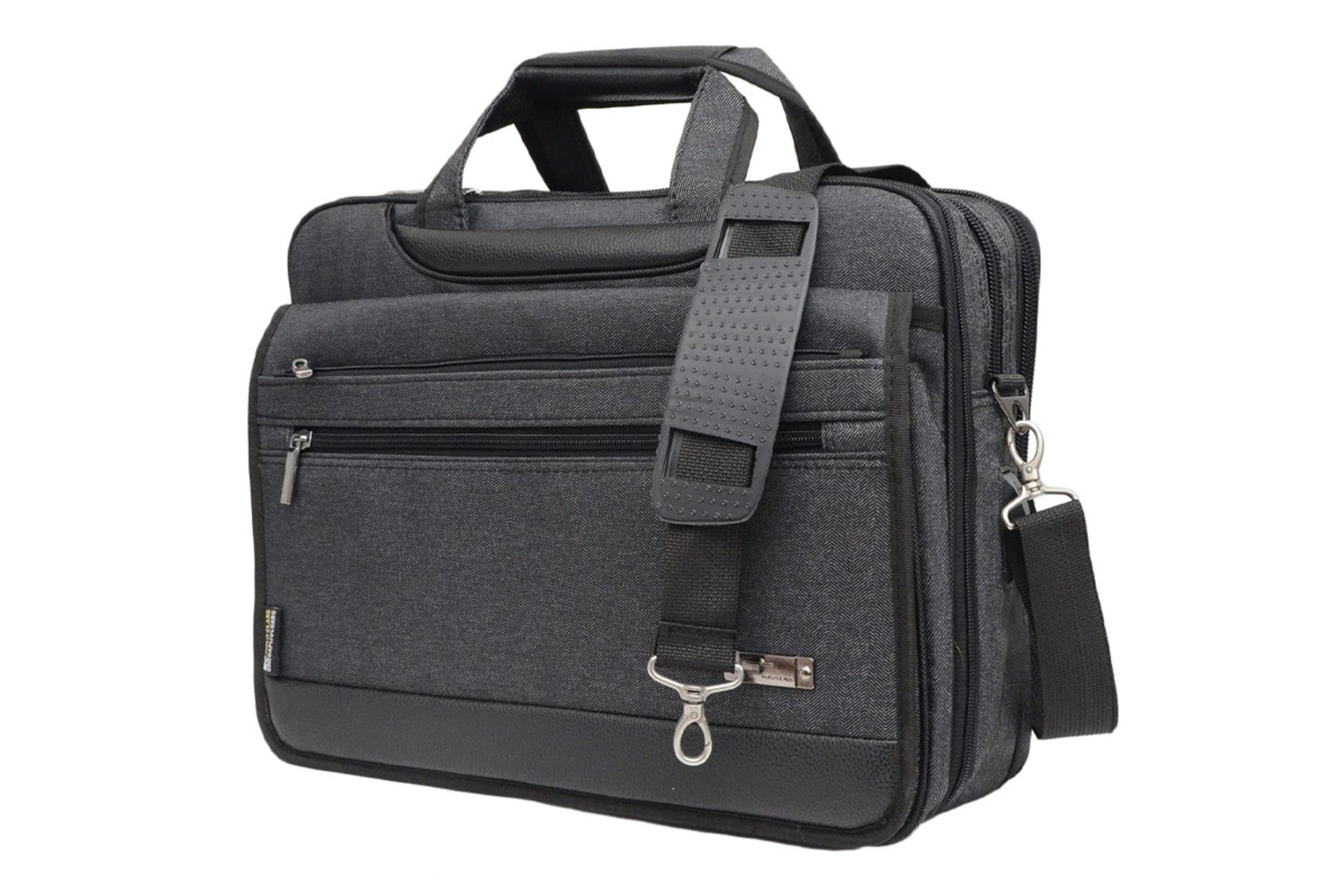 نمای سمت راست کیف لپ تاپ کیف لپ تاپ پولو کلاسیک OM900 مناسب 15.6 اینچ