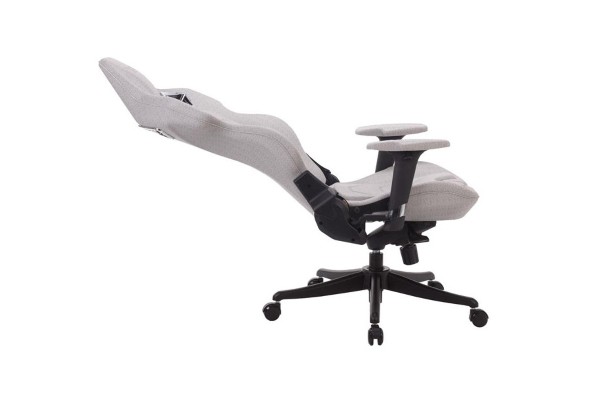 نمای کنار صندلی گیمینگ ویهان Titan 1