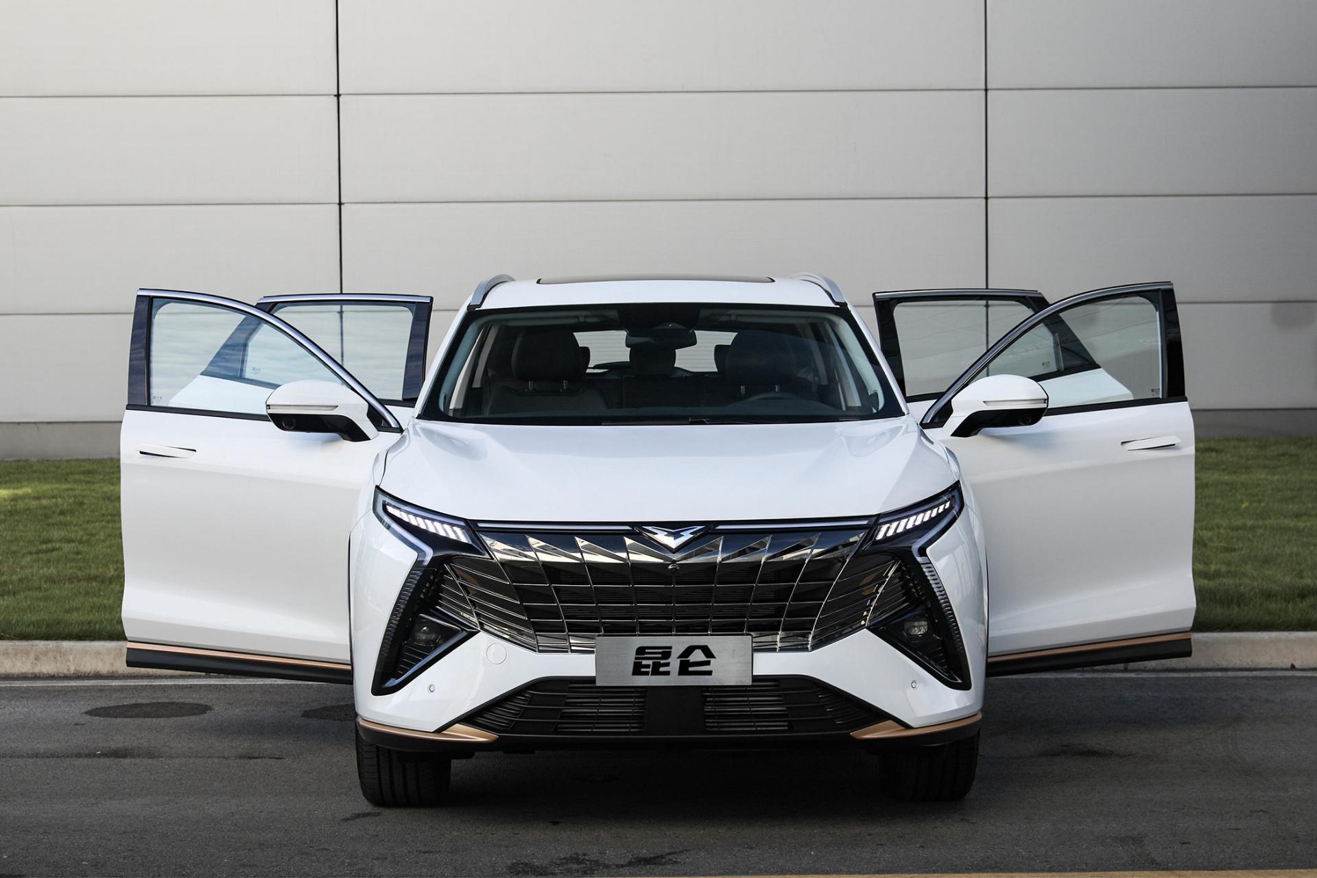 خودرو Kaiyi Kunlun نمای جلو با درهای باز