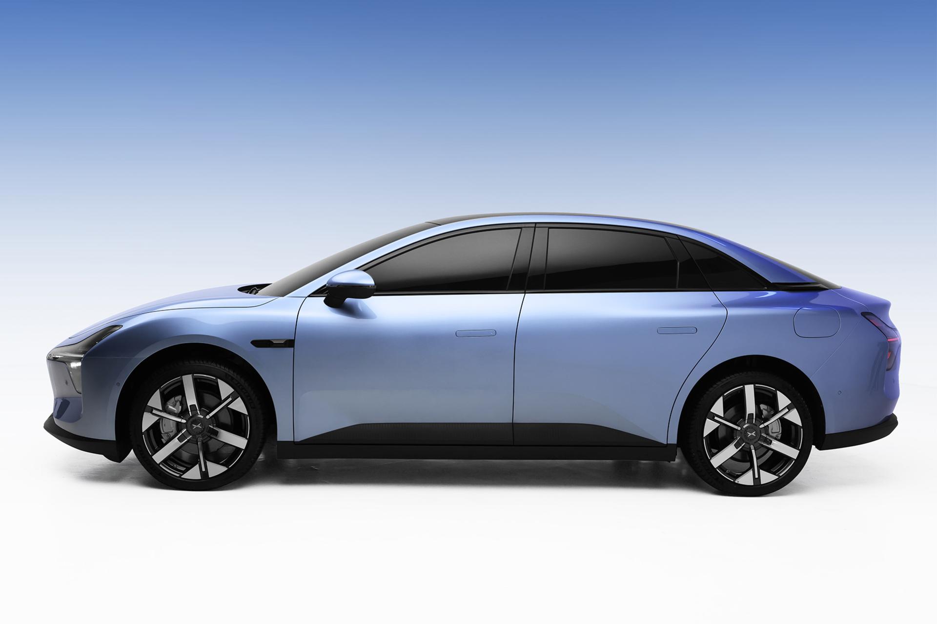 خودرو ایکس پنگ XPeng Mona M03 نمای جانبی