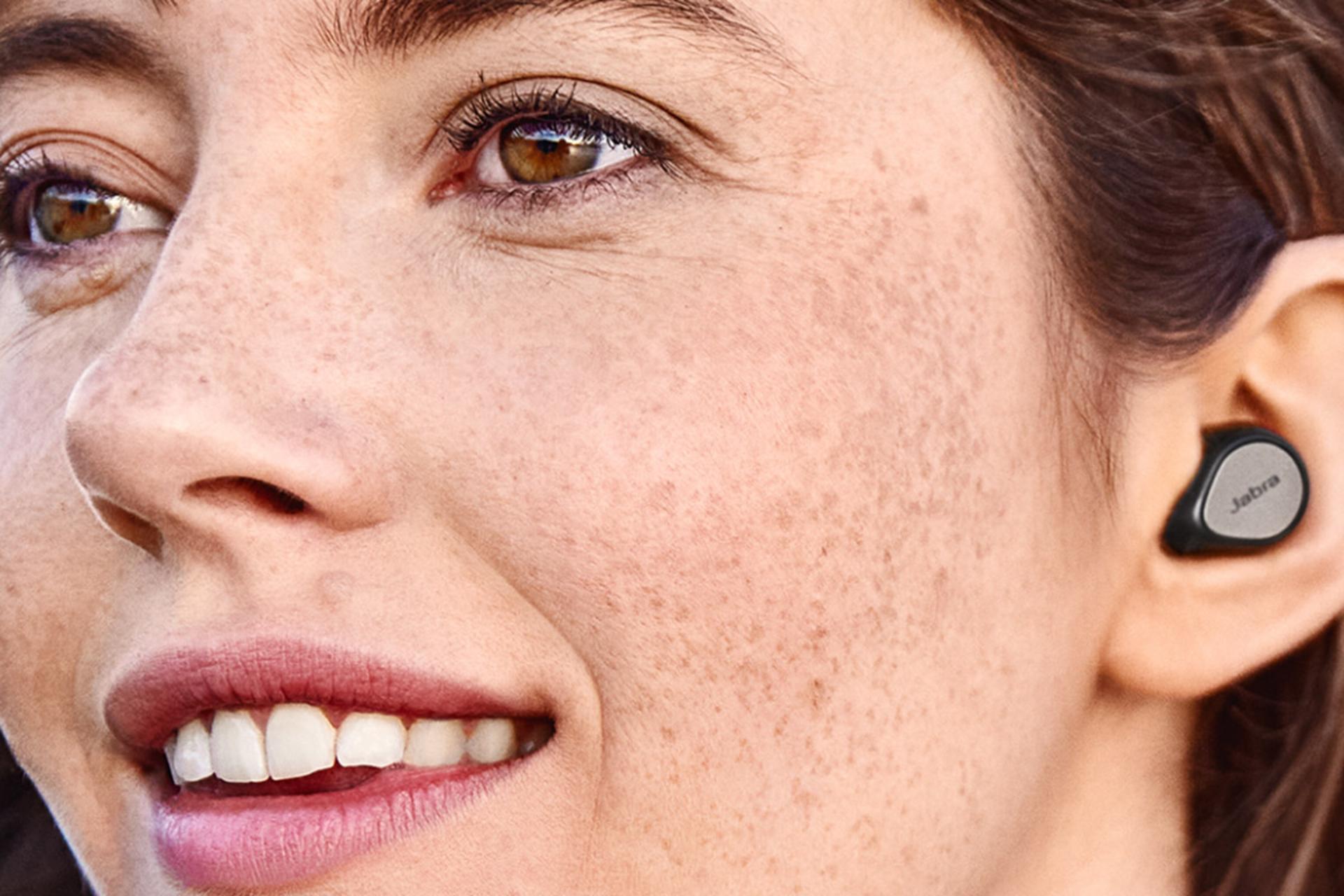 شارژدهی هدفون جبرا Elite 7 Pro