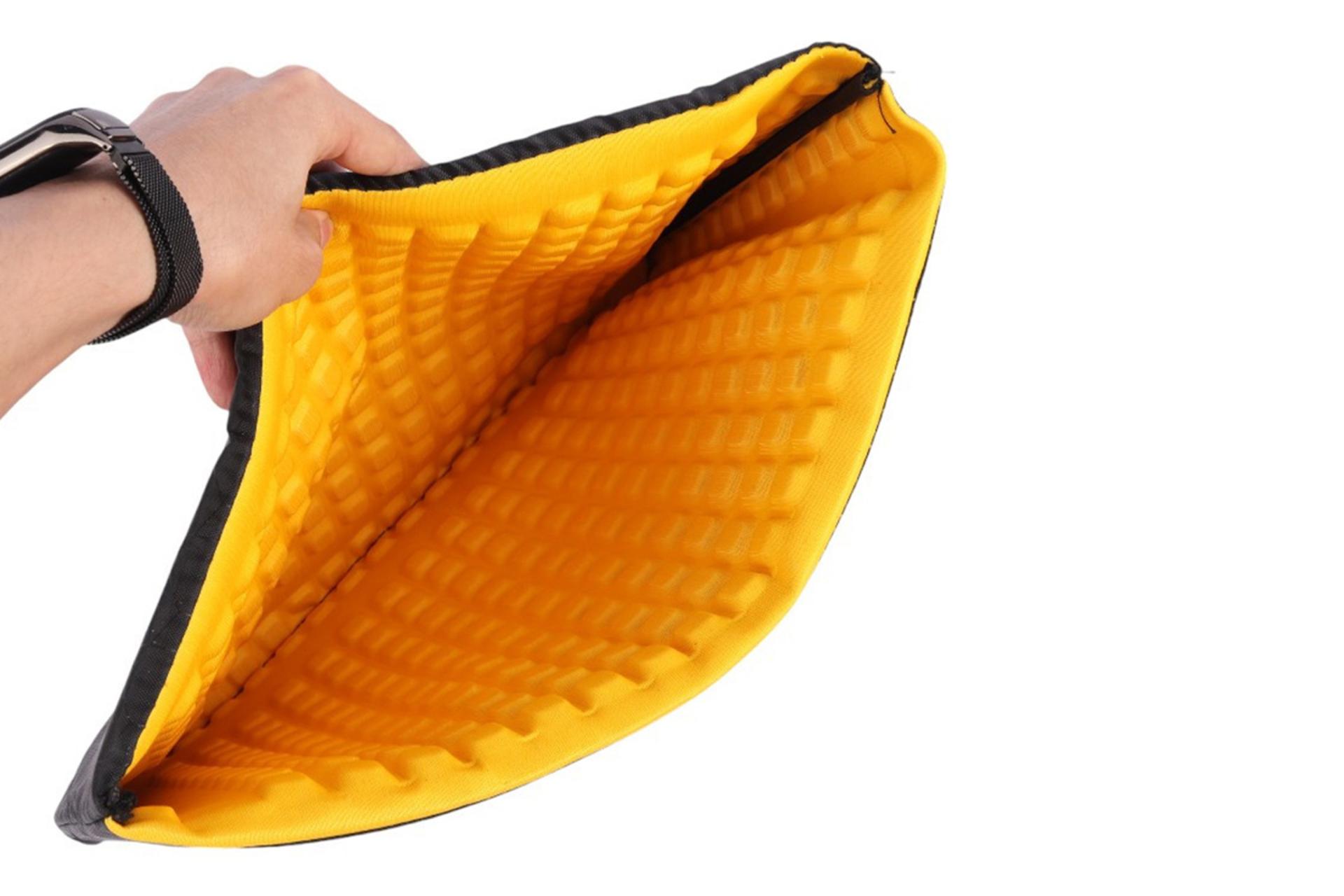 نمای داخل کیف لپ تاپ کیف لپ تاپ کت B0115 مناسب 15.6 اینچ