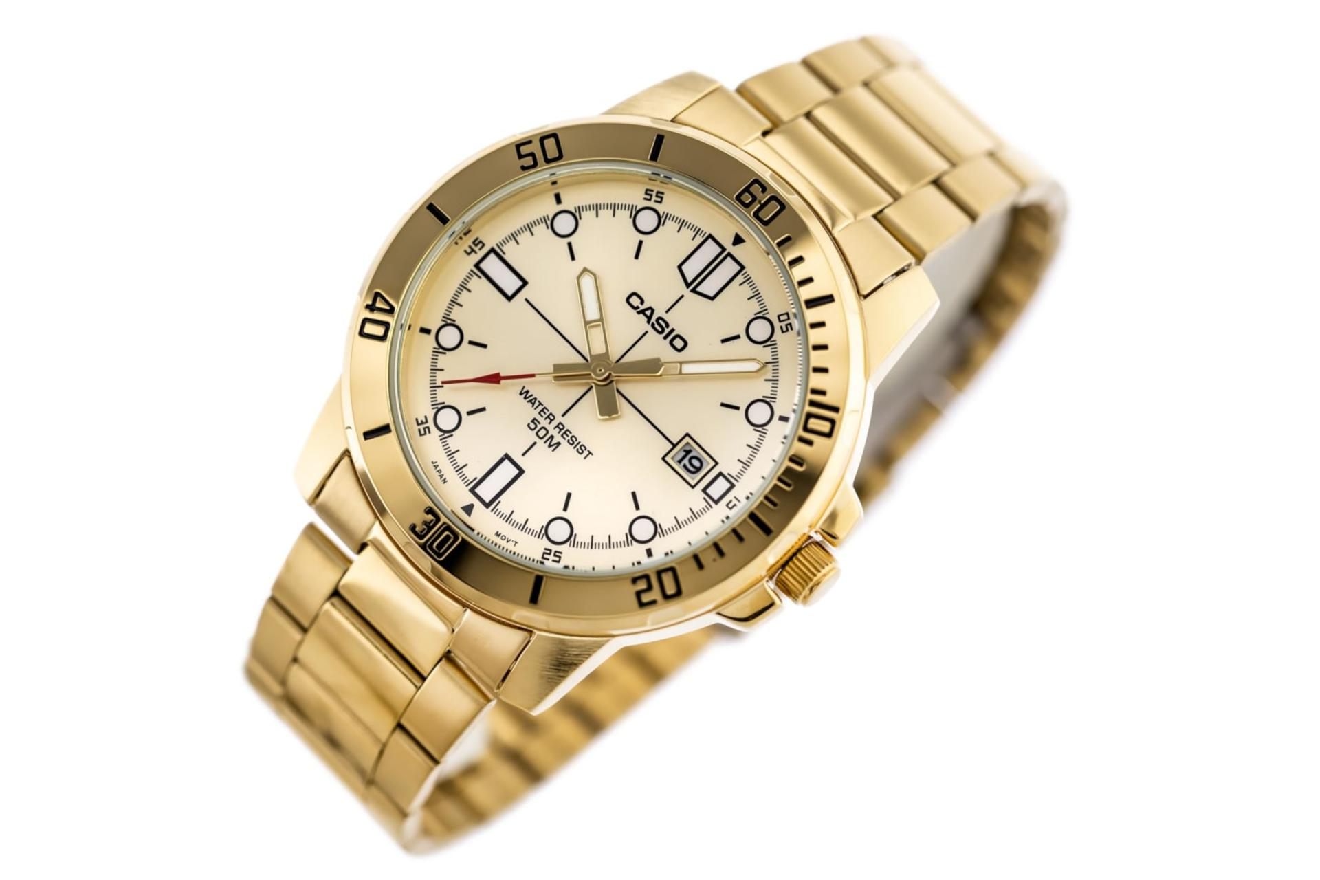 ساعت مچی مردانه کاسیو Casio Standard MTP-VD01G-9EV از نمای روبرو