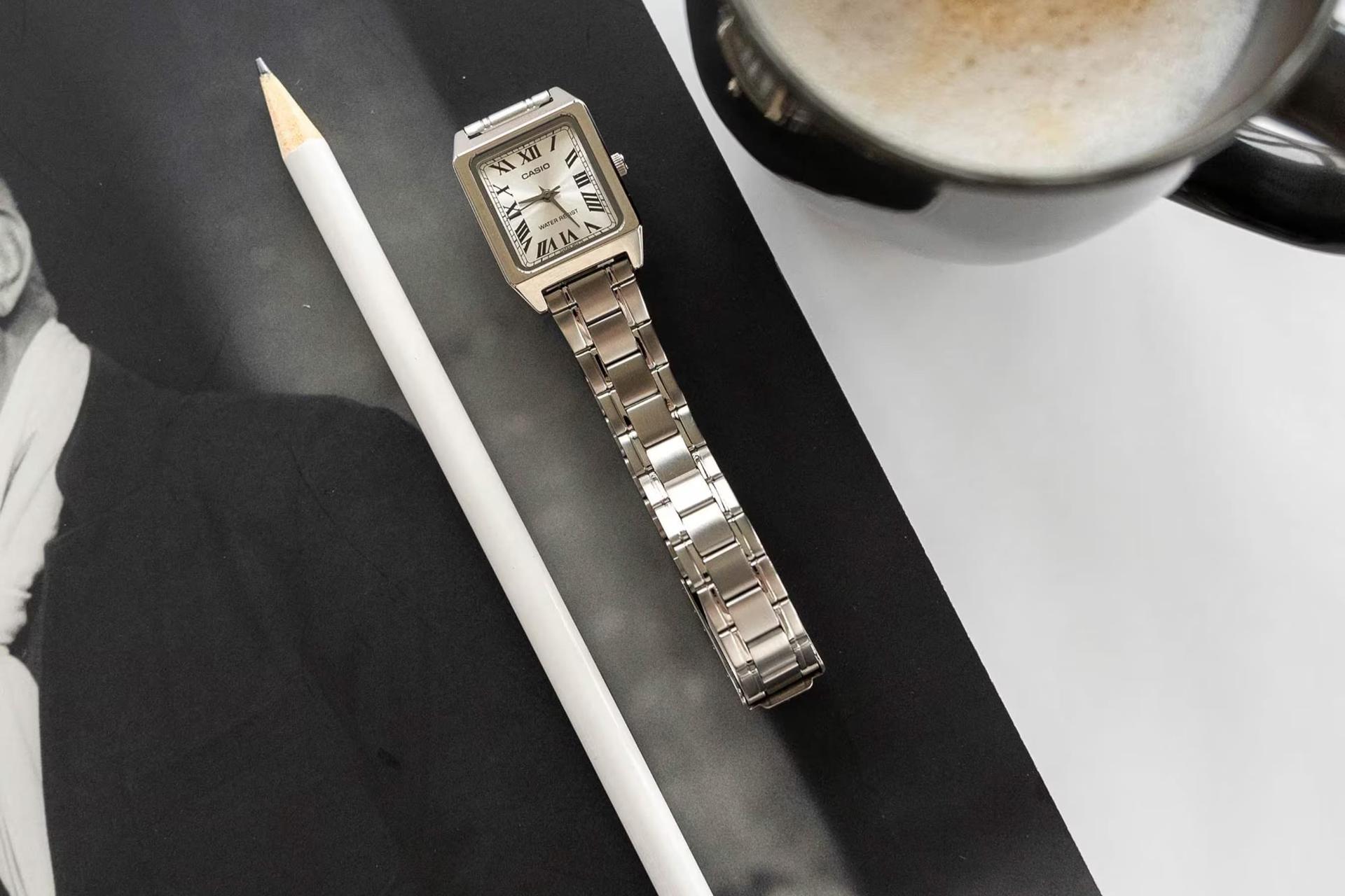 ساعت مچی زنانه کاسیو Casio Standard LTP-V007D-7B از نمای بالا