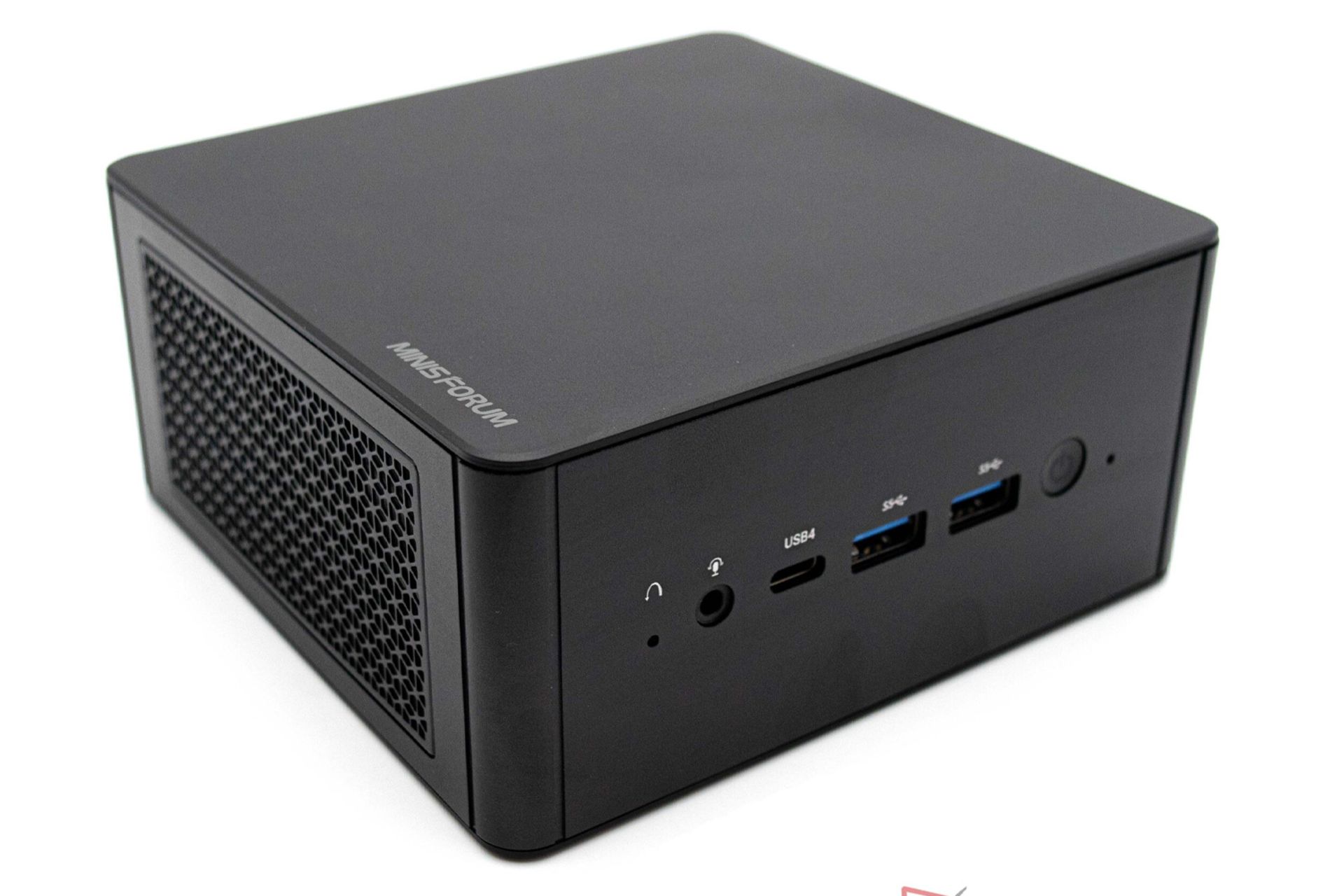 ابعاد و اندازه کامپیوتر کوچک EliteMini UM780 XTX مینیس فروم