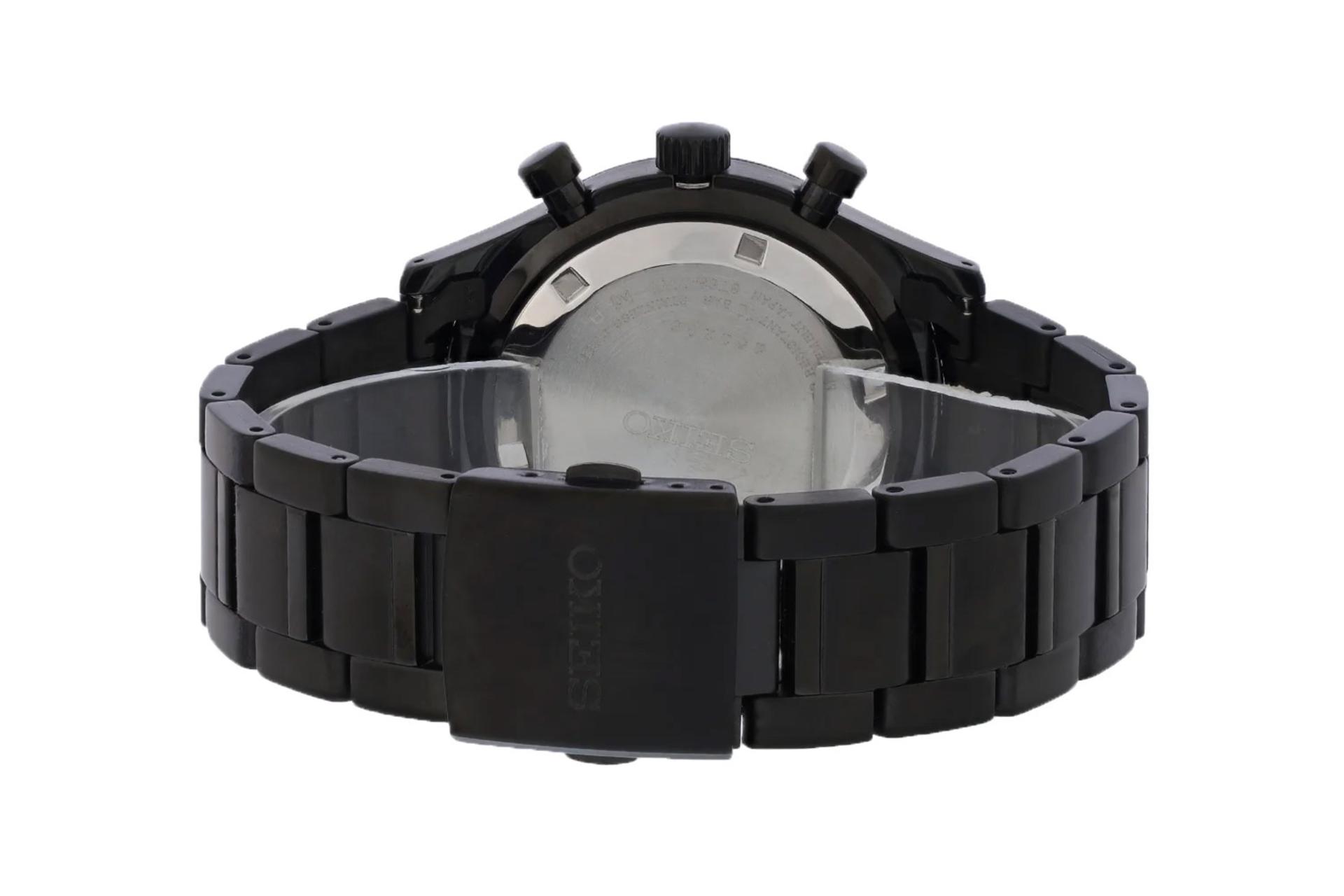 نمای پشت ساعت مچی مردانه سیکو Essentials SSB415