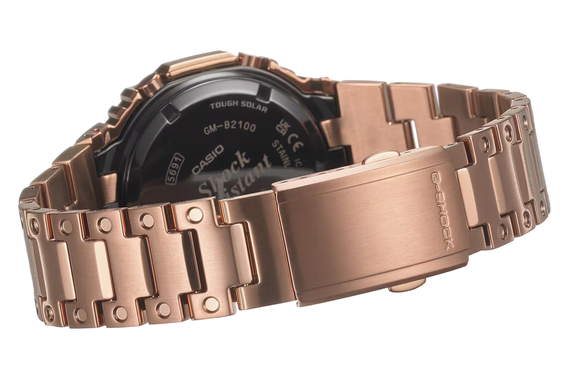 نمای پشت ساعت مچی مردانه کاسیو جی شاک GM-B2100GD-5A با نمایش بند، قفل و لوگو