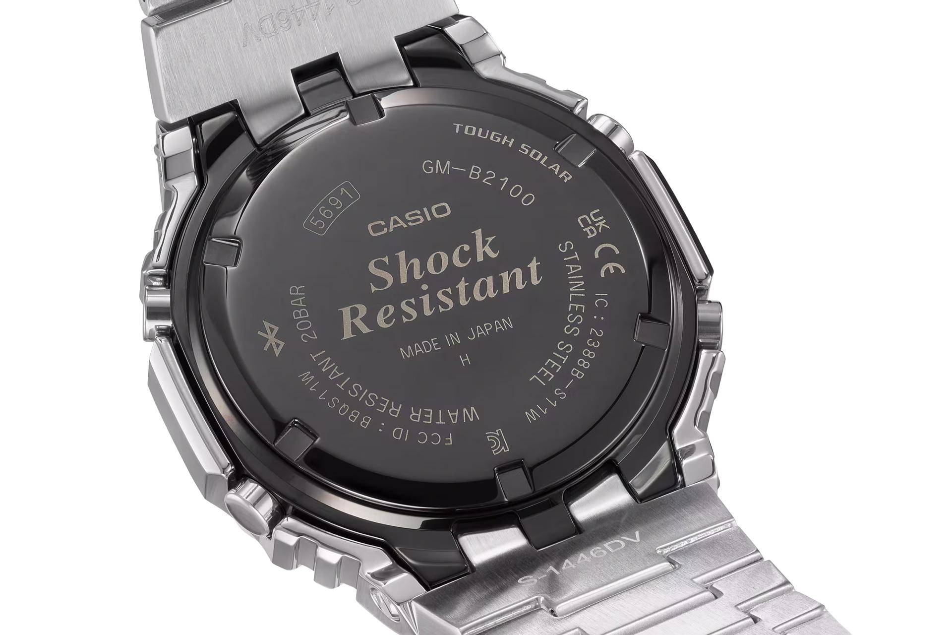 نمای پشت ساعت مچی مردانه کاسیو جی شاک GM-B2100D-1A با نمایش لوگو