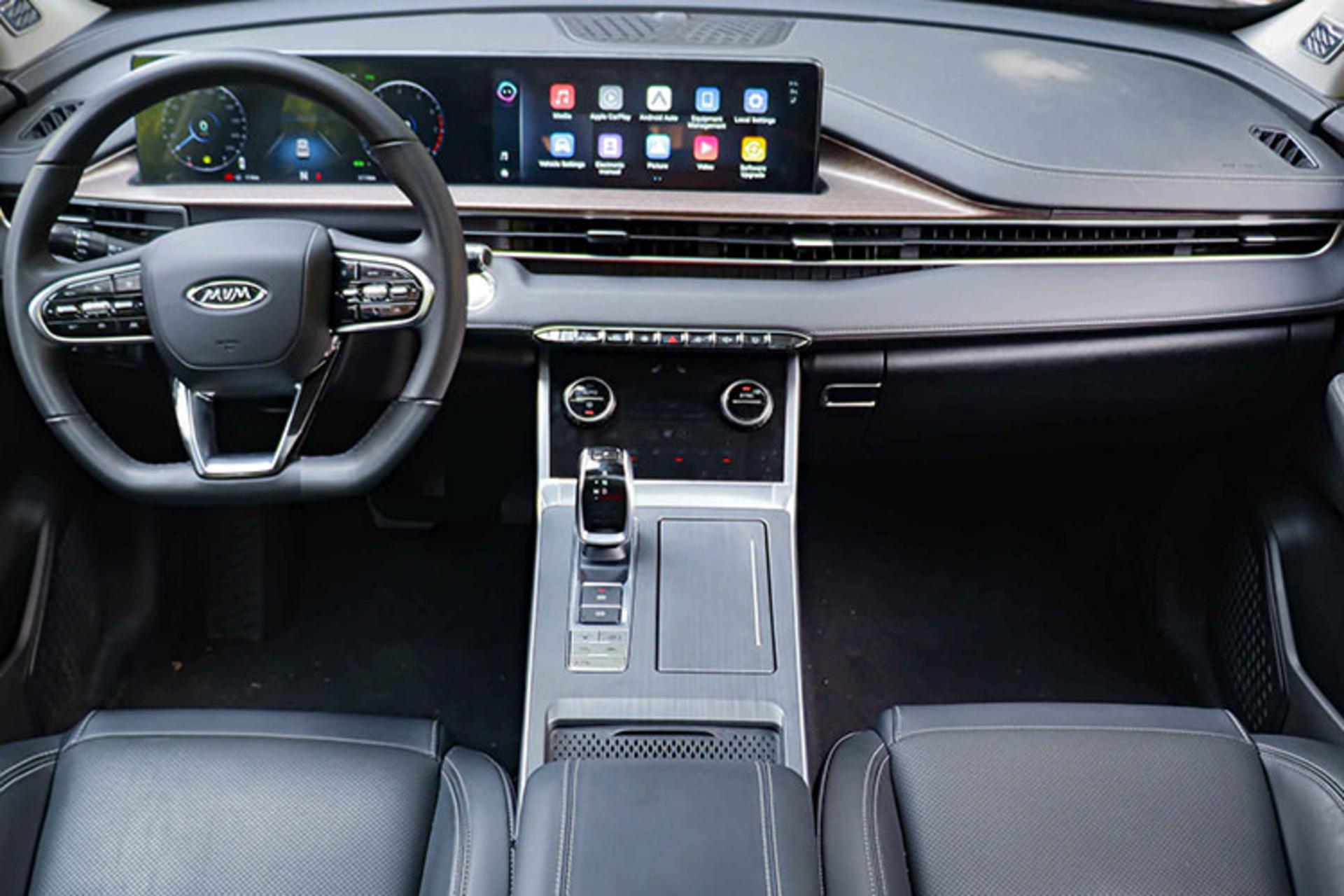 خودرو ام وی ام MVM X77 نمای داخل و پشت فرمان