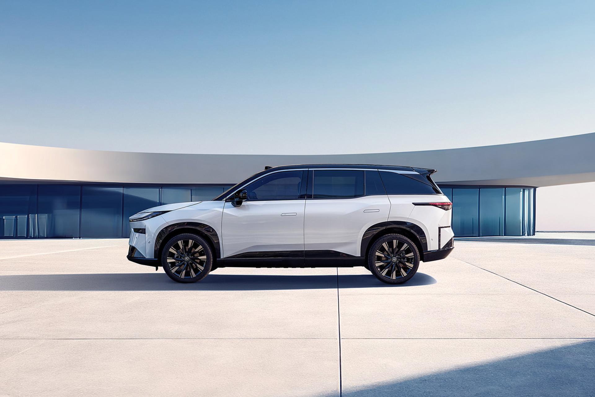 خودرو تویوتا Toyota bZ3 نمای جانبی