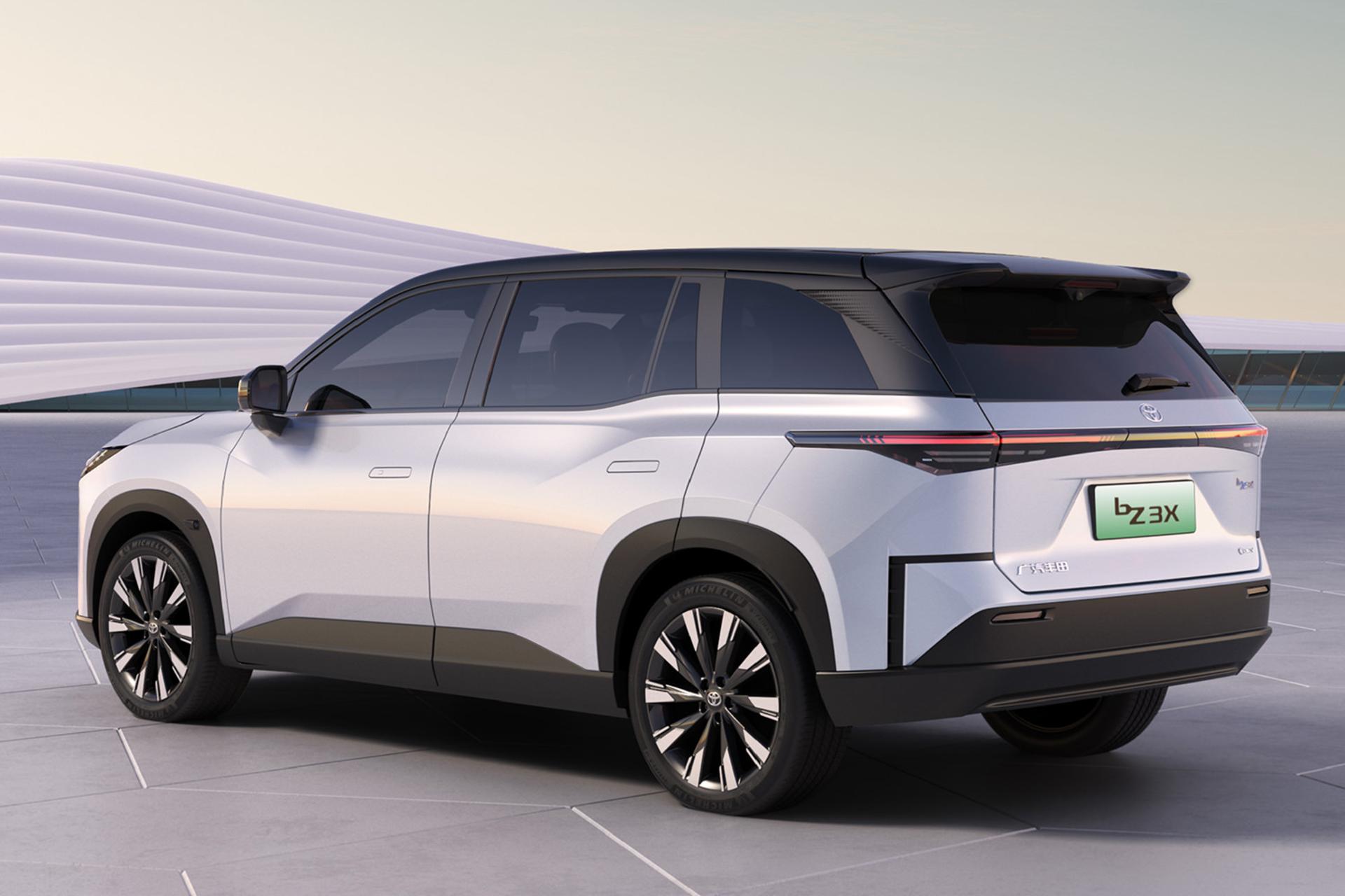 خودرو تویوتا Toyota bZ3 نمای جانبی و پشت