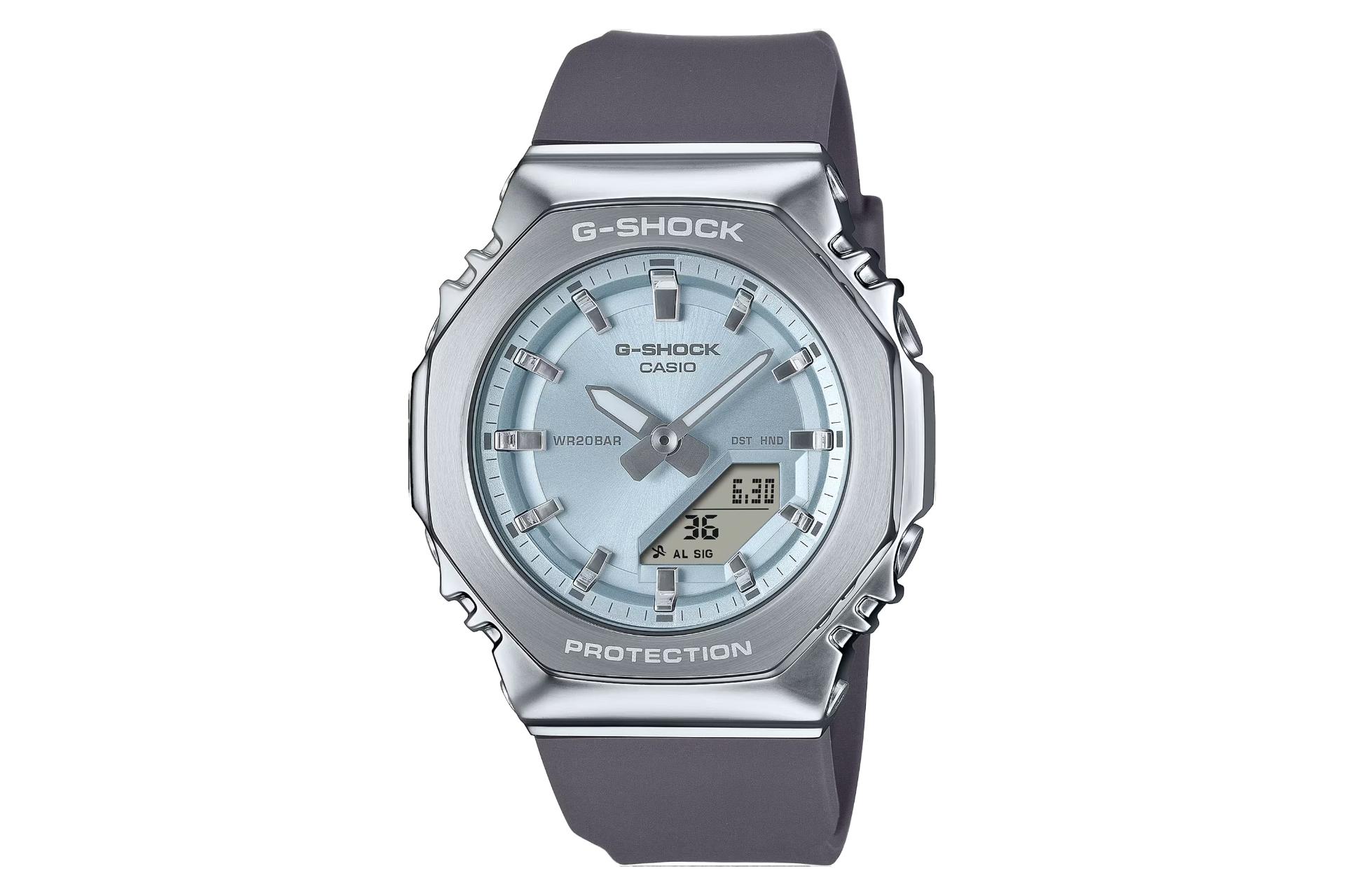 نمای جلوی ساعت مچی زنانه کاسیو جی شاک GM-S2110-2A با نمایش فریم و صفحه