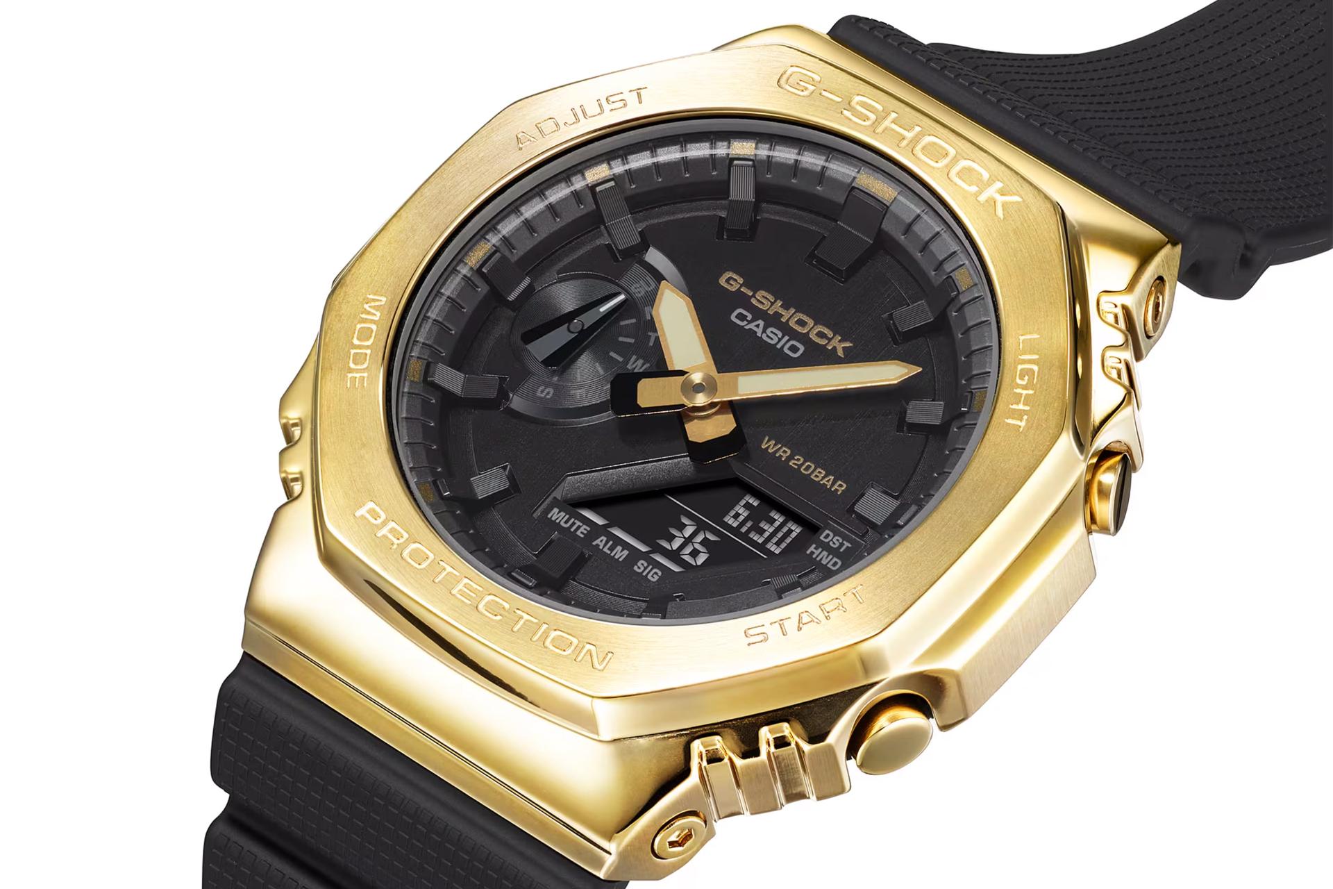 نمای کناری ساعت مچی مردانه کاسیو جی شاک GM-2100G-1A9