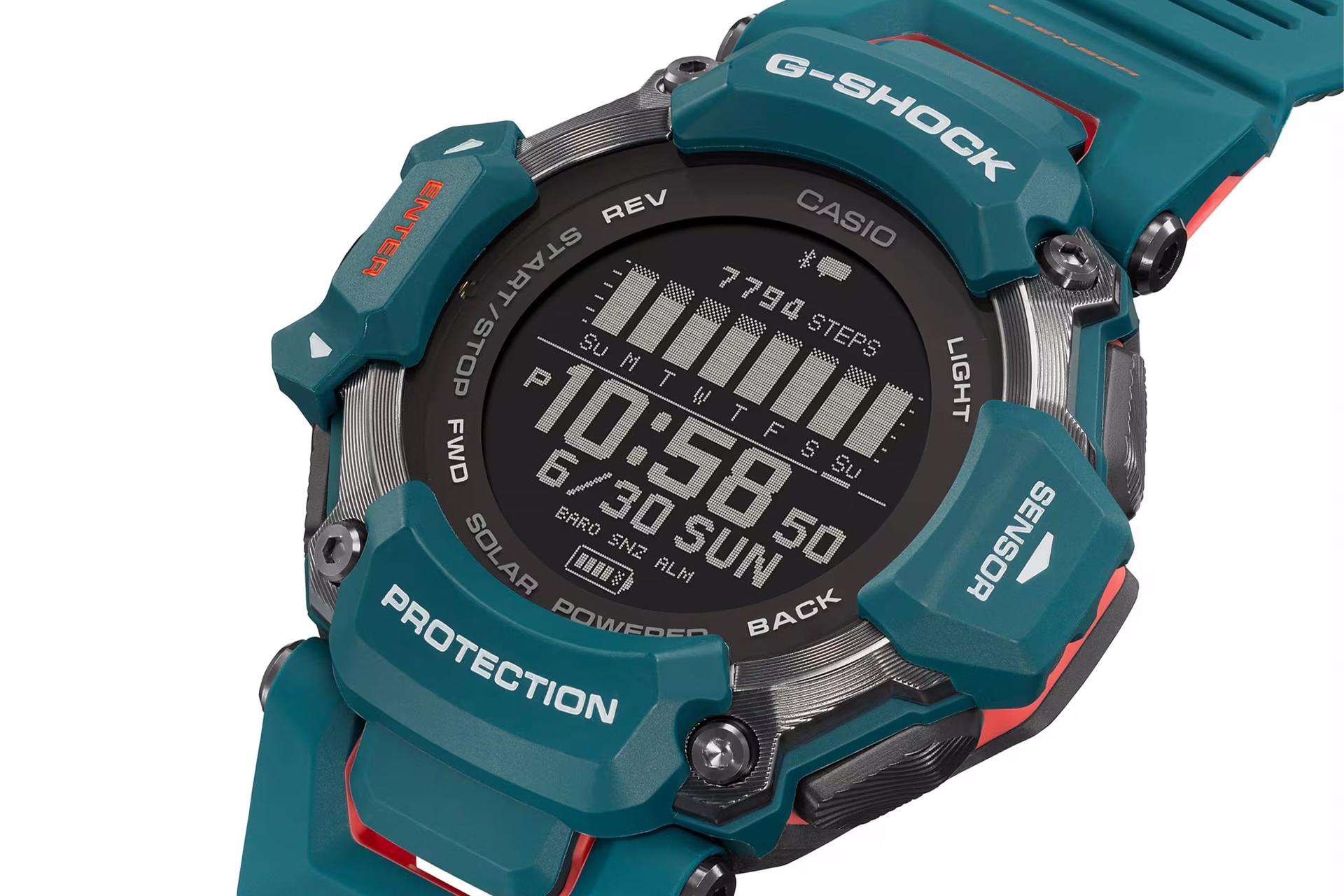 نمای نزدیک ساعت مچی مردانه کاسیو جی شاک GBD-H2000-2 با نمایش صفحه و لبه سمت راست