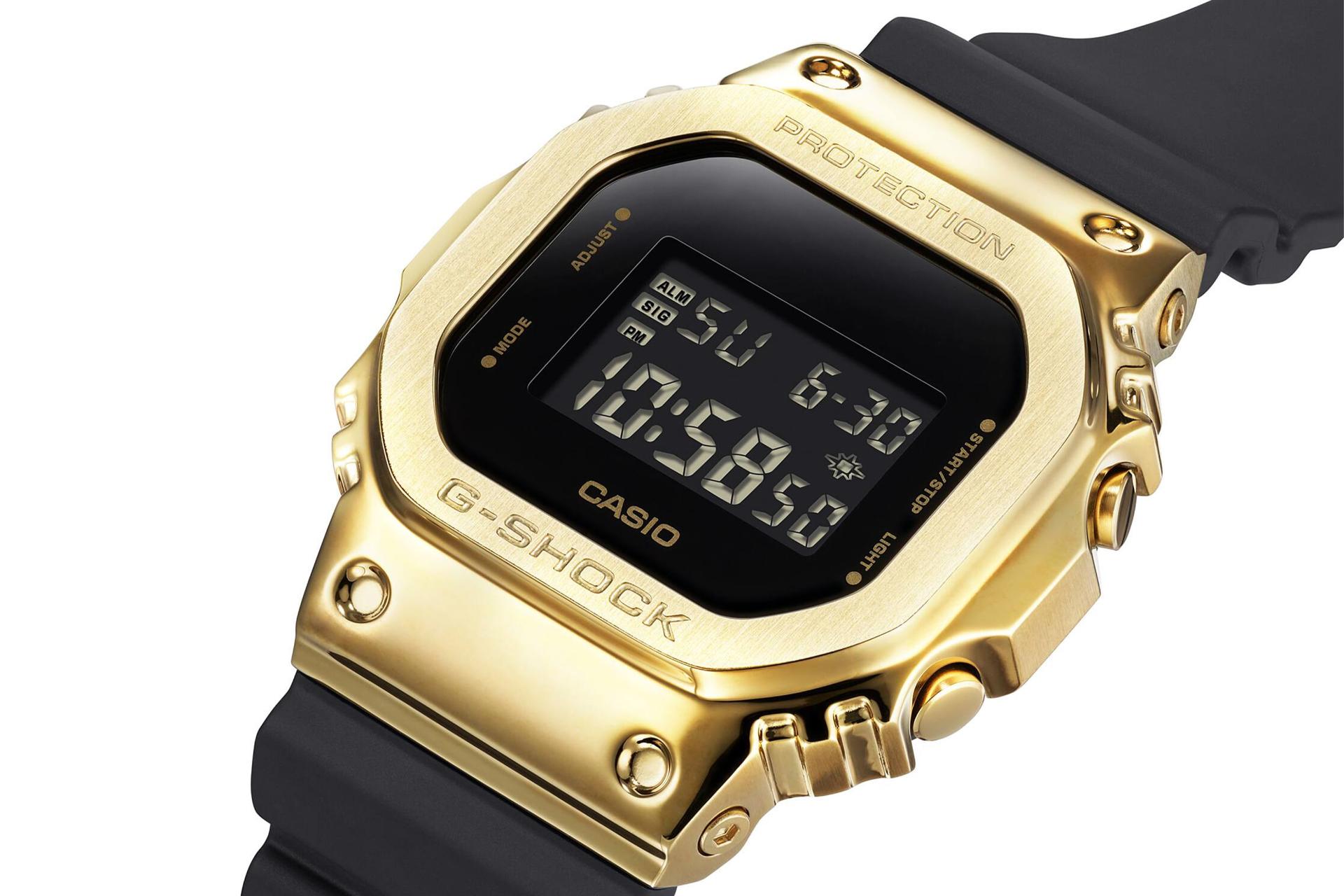 لبه سمت راست ساعت مچی مردانه کاسیو جی شاک GM-5600G-9