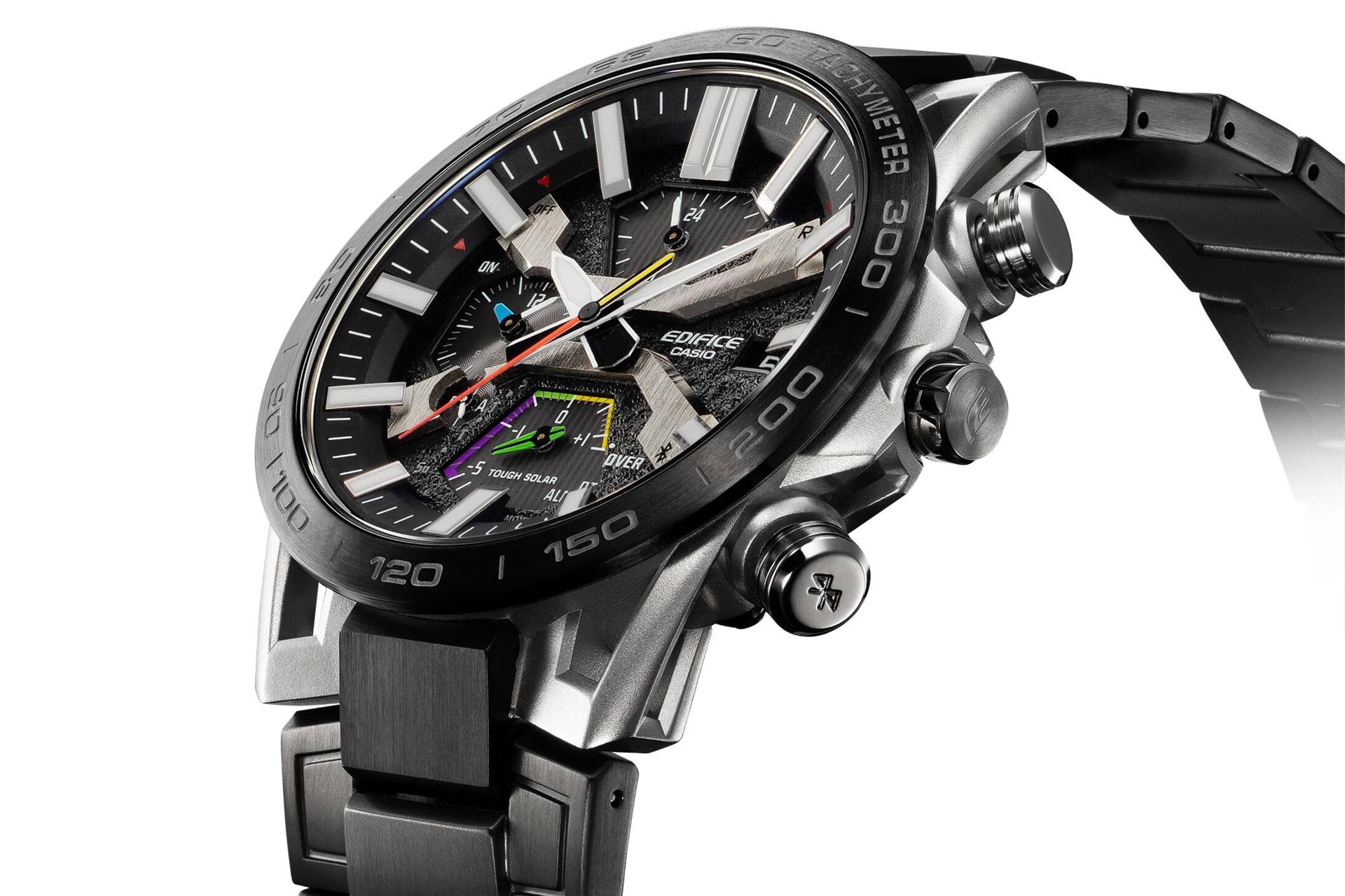 لبه سمت راست ساعت مچی مردانه کاسیو Edifice EQB-2000DC-1A با نمایش دکمه‌ها
