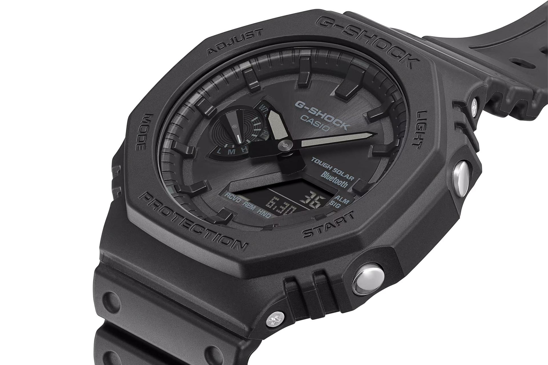 دکمه‌های لبه سمت راست ساعت مچی مردانه کاسیو جی شاک GA-B2100-1A1