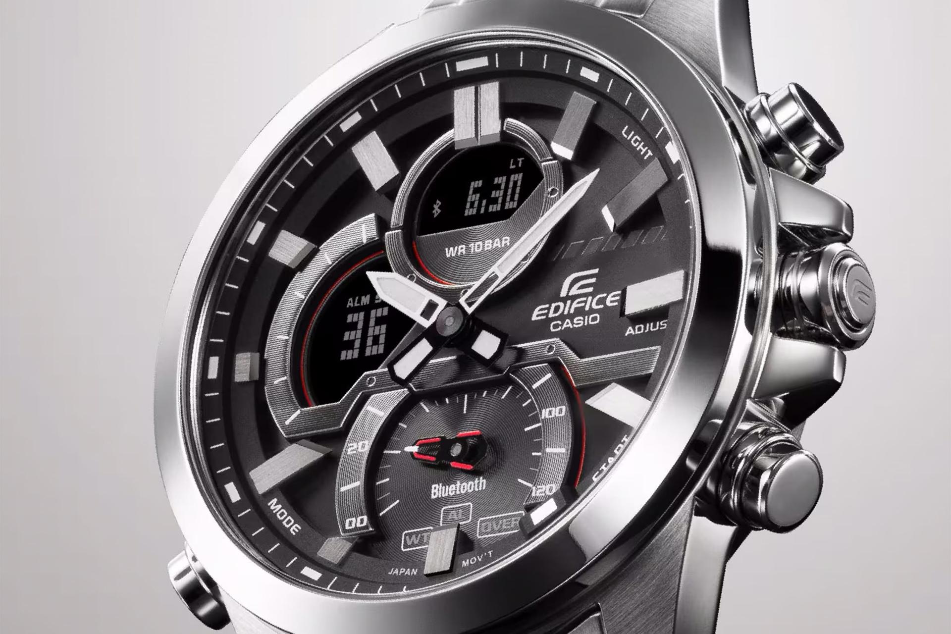 نمای نزدیک ساعت مچی مردانه کاسیو Edifice ECB-30D-1A با نمایش لبه سمت راست