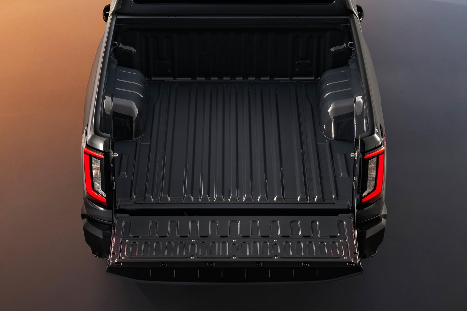 خودرو تویوتا هایلوکس Toyota Hilux BEV 2026 نمای بخش بارگیری