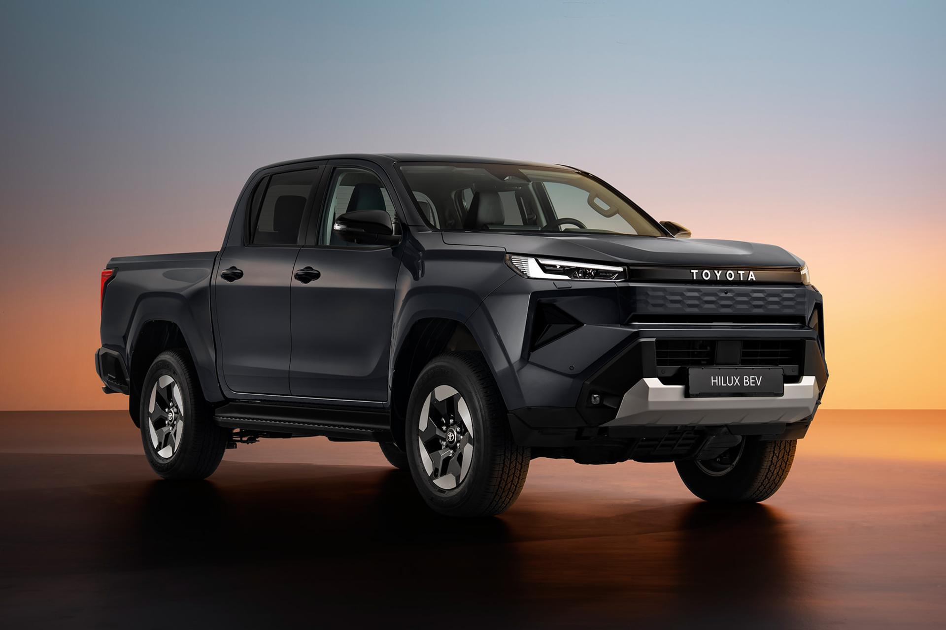 خودرو تویوتا هایلوکس Toyota Hilux BEV 2026 نمای جلو و جانبی