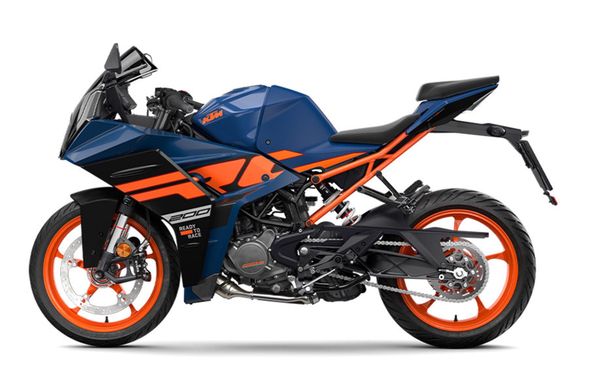 موتورسیکلت کی تی ام KTM RC 200 2024 نمای جانبی چپ رنگ آبی