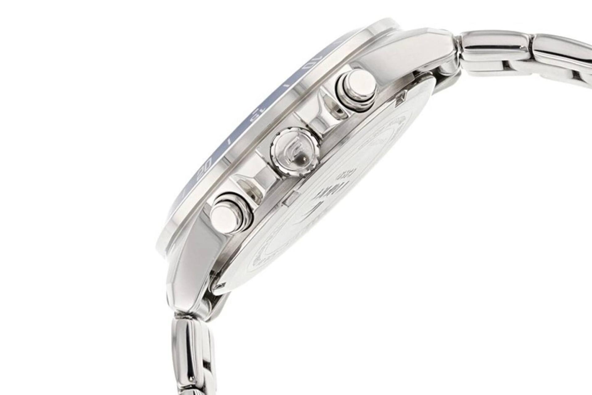 پیچ تنظیم و دکمه‌های ساعت مچی مردانه کاسیو Edifice EFV-570D-2AV