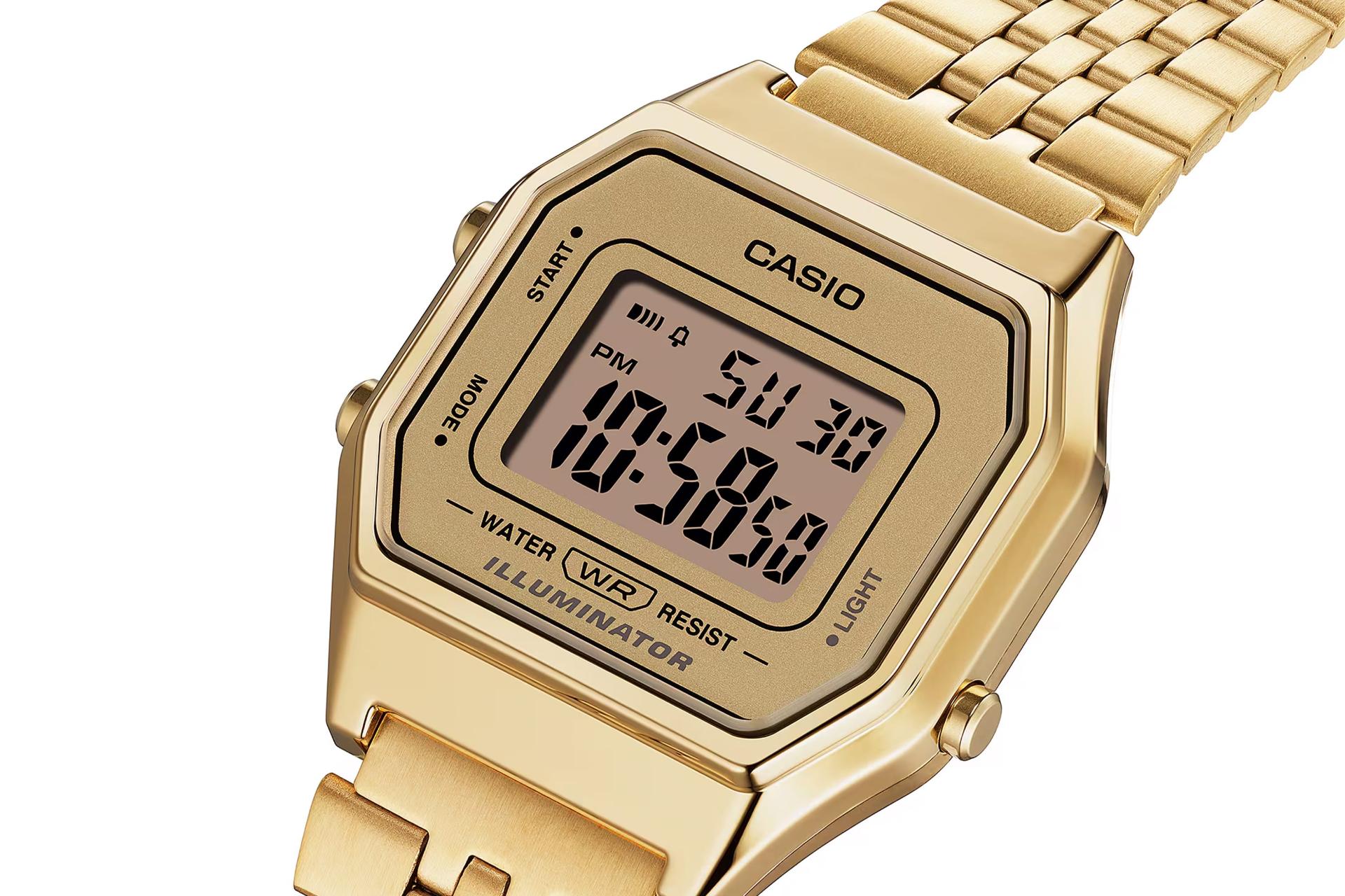 نمای نزدیک ساعت مچی زنانه کاسیو Vintage LA680WGA-9 با نمایش صفحه و لبه سمت راست